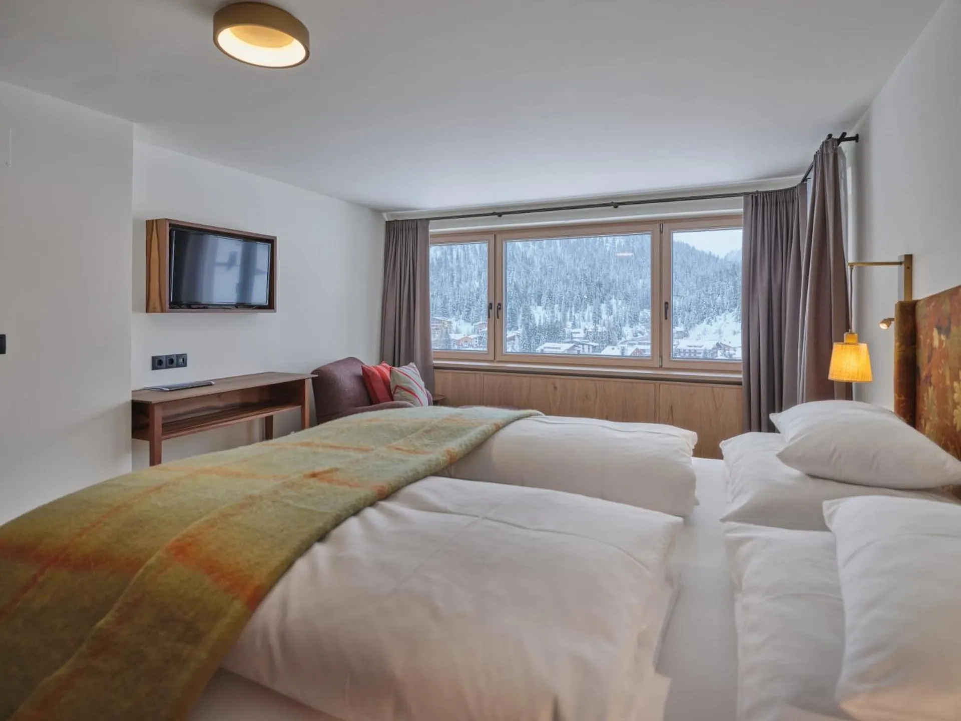 Bed in Hotel Schranz - Ski In & Ski Out