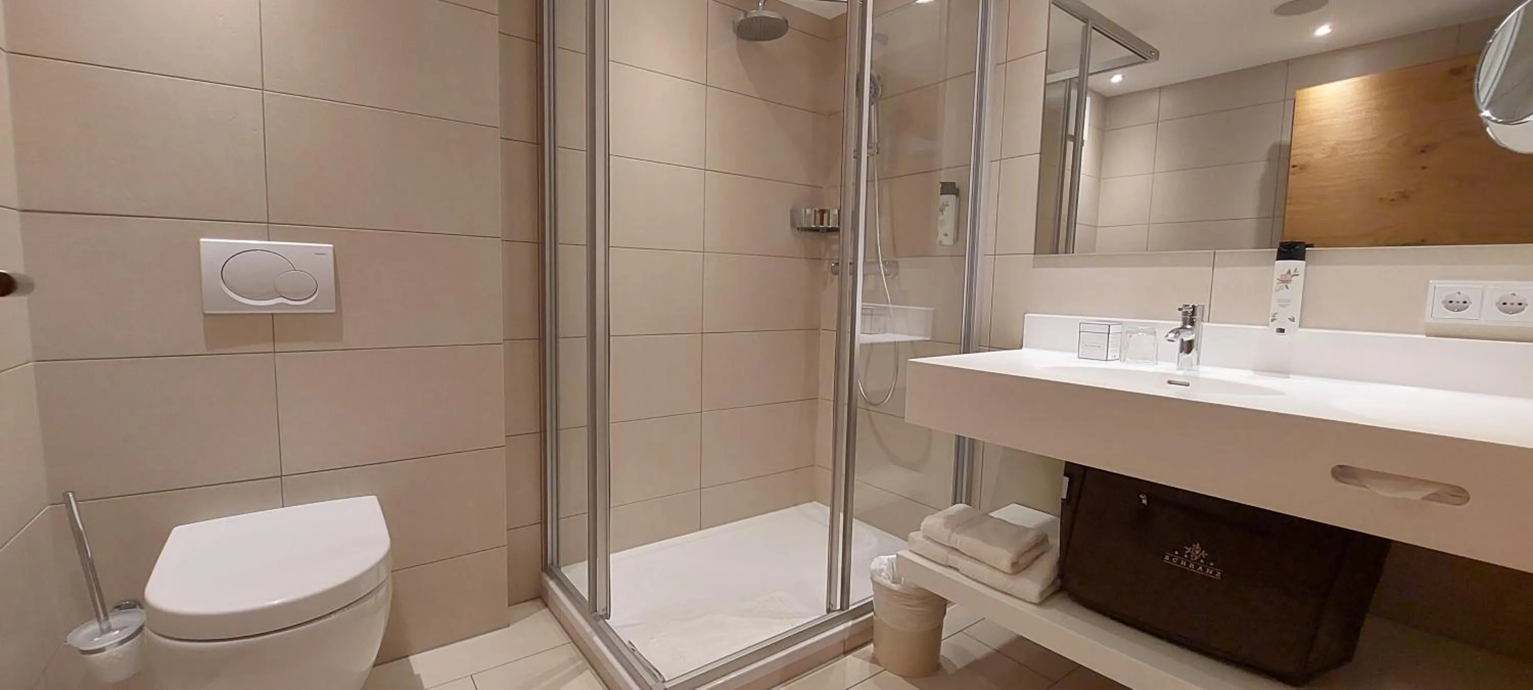 Bathroom in Hotel Schranz - Ski In & Ski Out