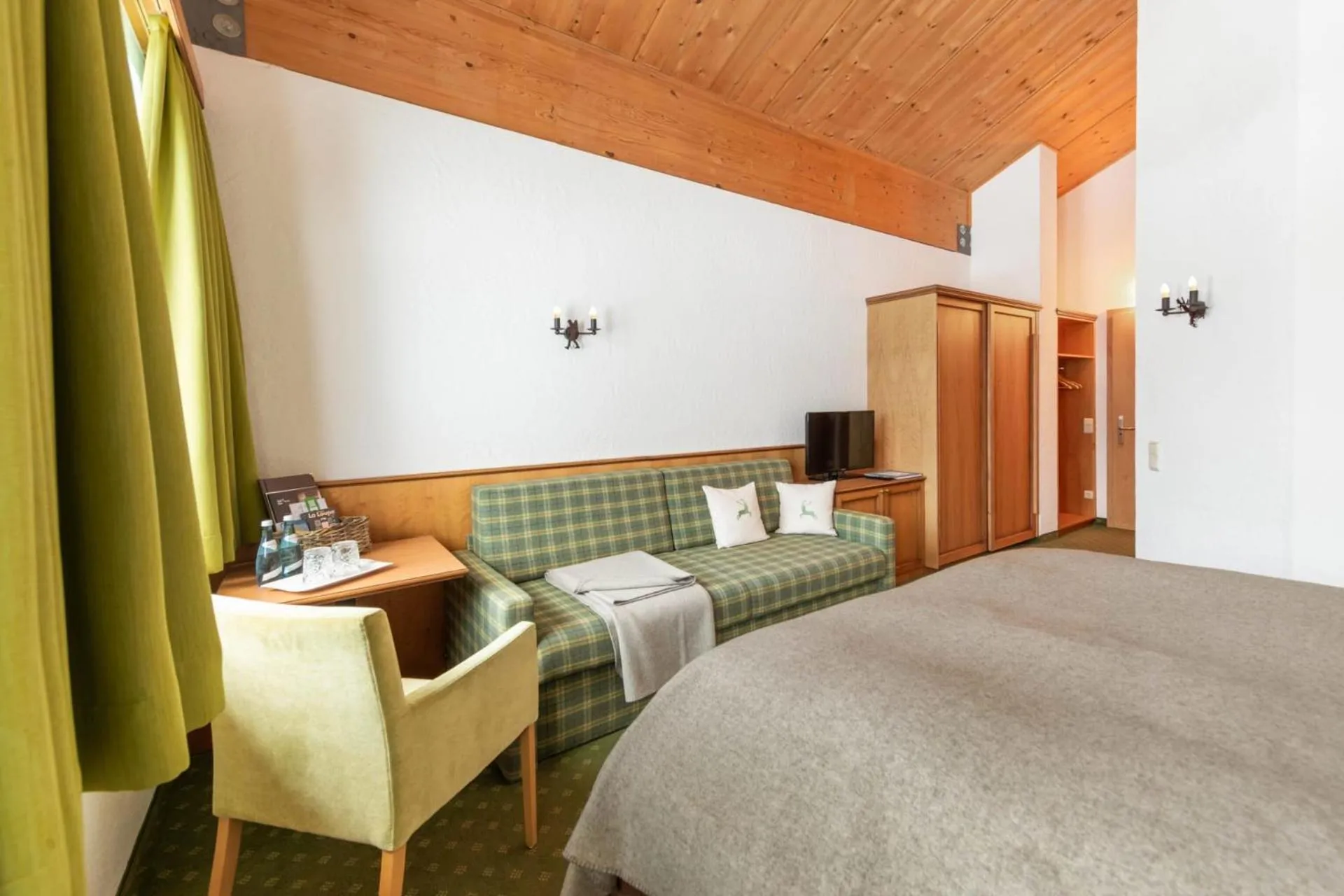 Photo of the whole room, Bed in Hotel Schranz - Ski In & Ski Out