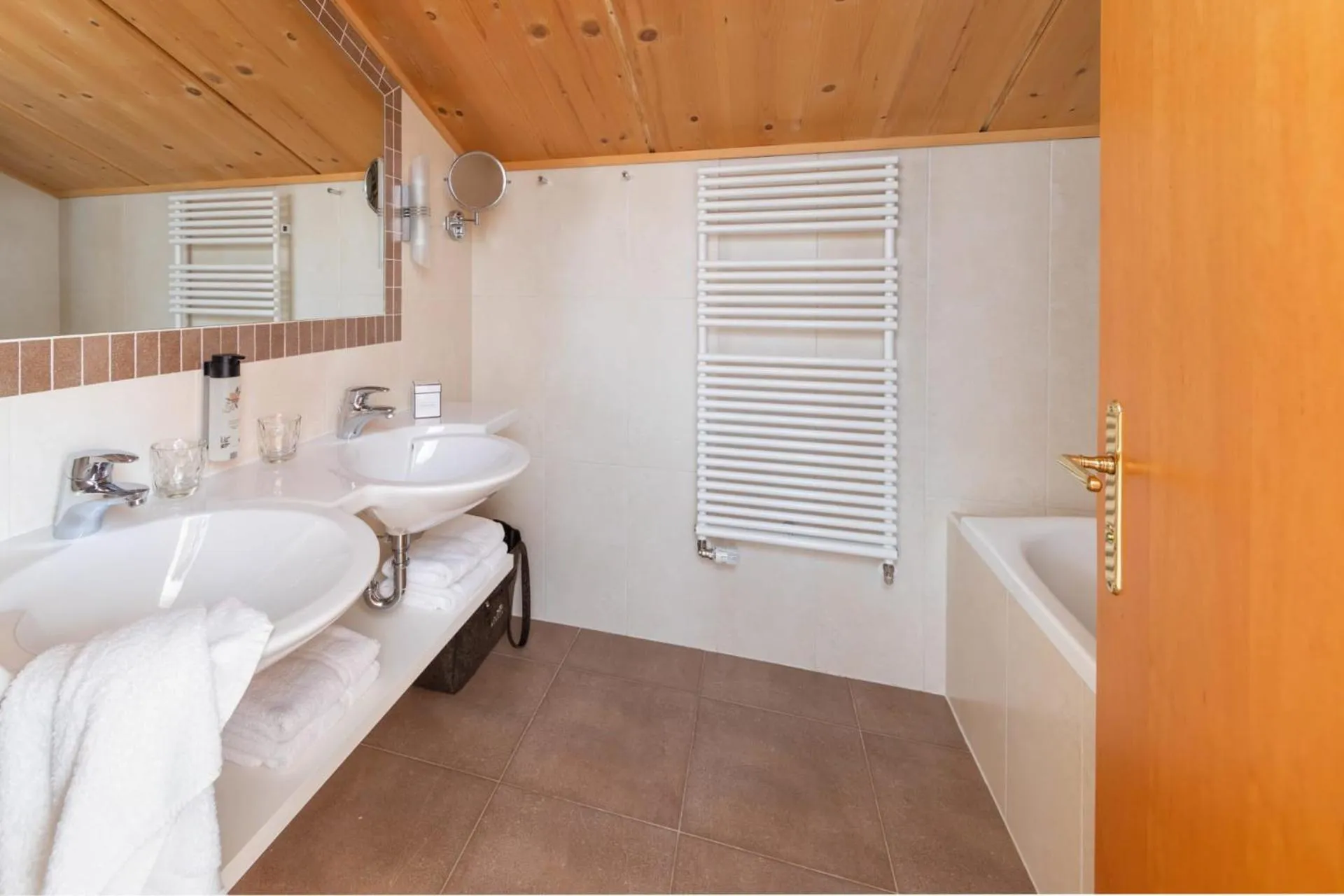 Bathroom in Hotel Schranz - Ski In & Ski Out