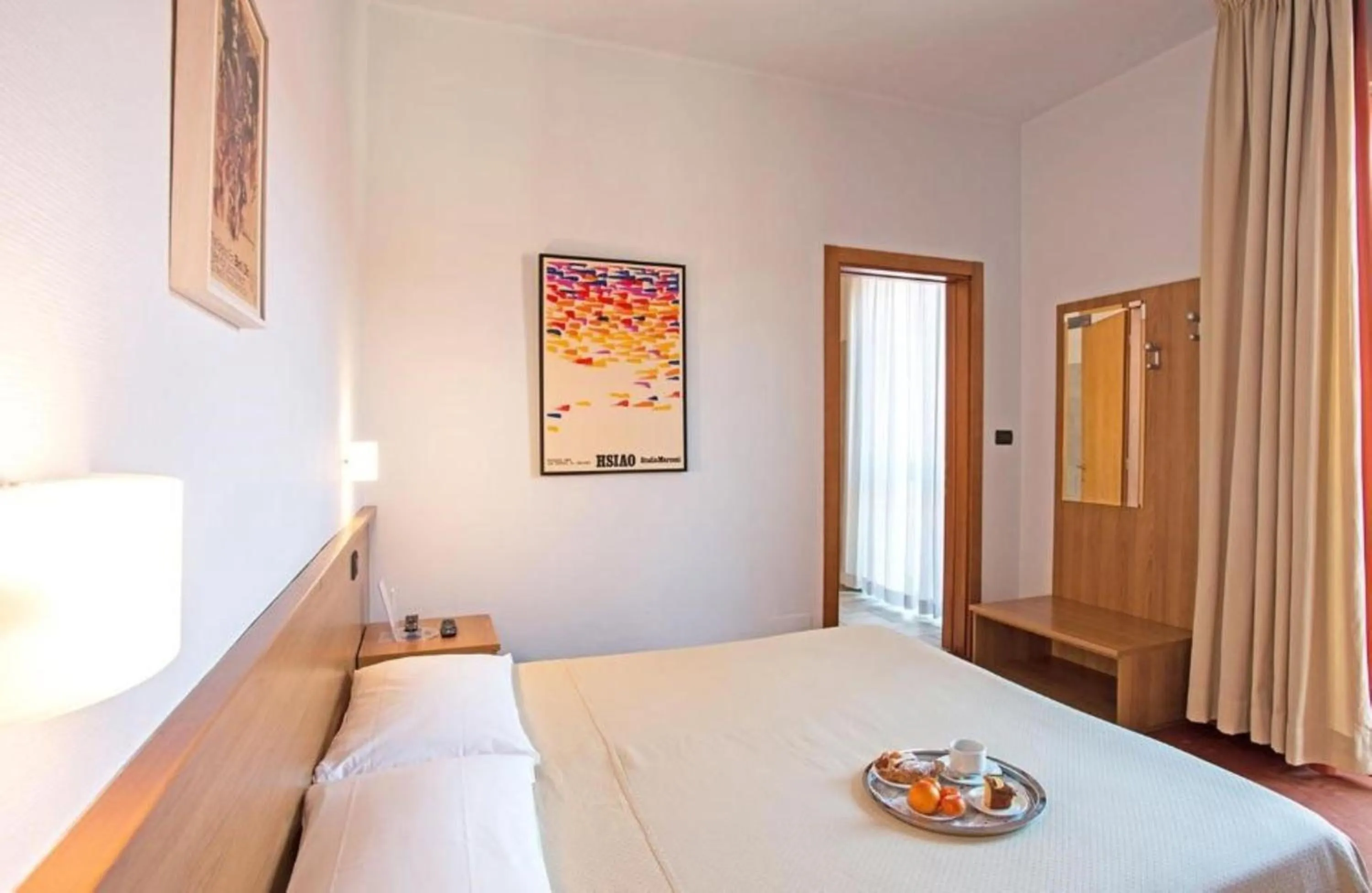 Shower, Bed in Hotel Lux