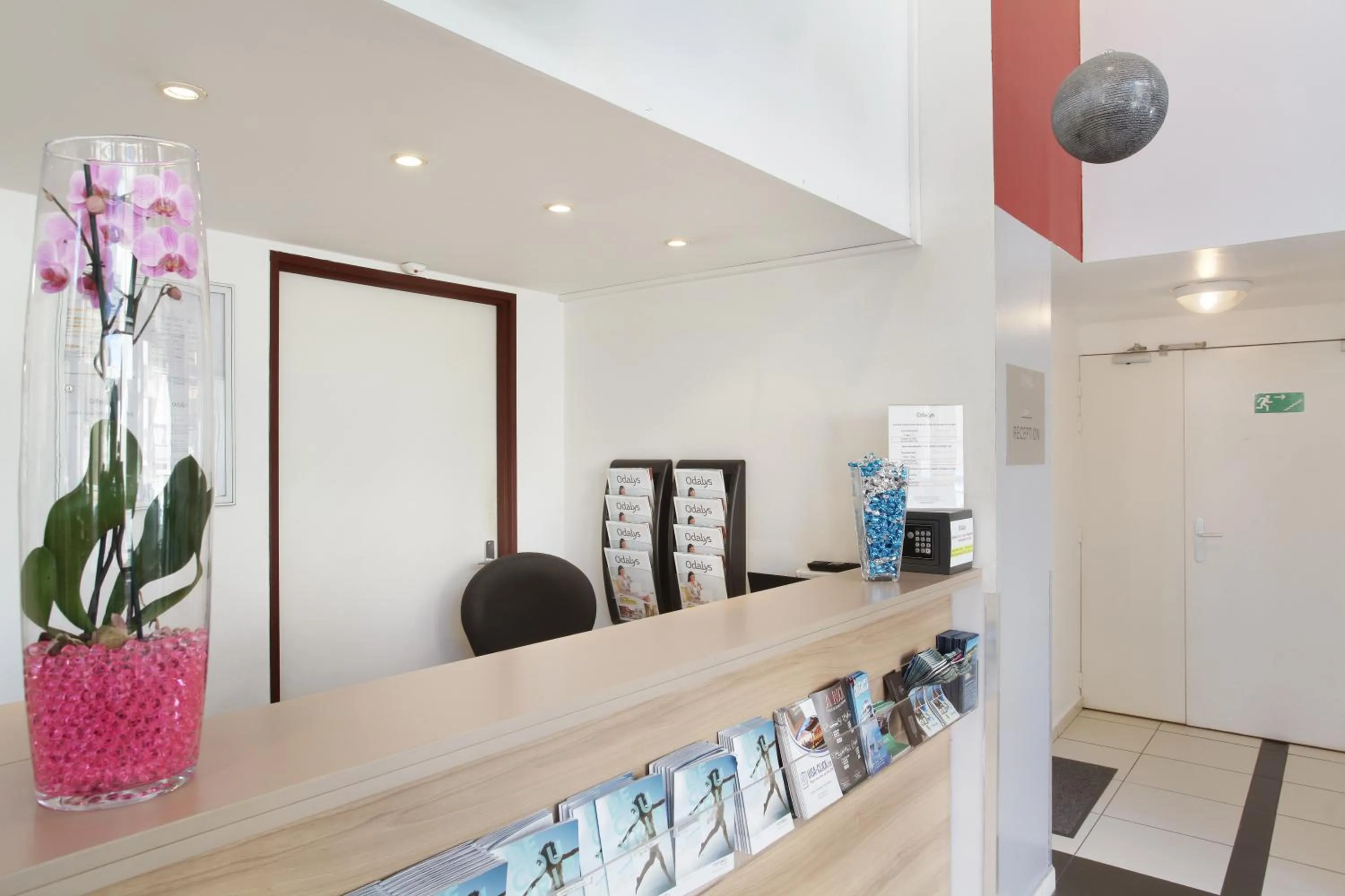 Lobby or reception in Appart'hôtel Odalys City - Monaco Les Hauts de la Principauté