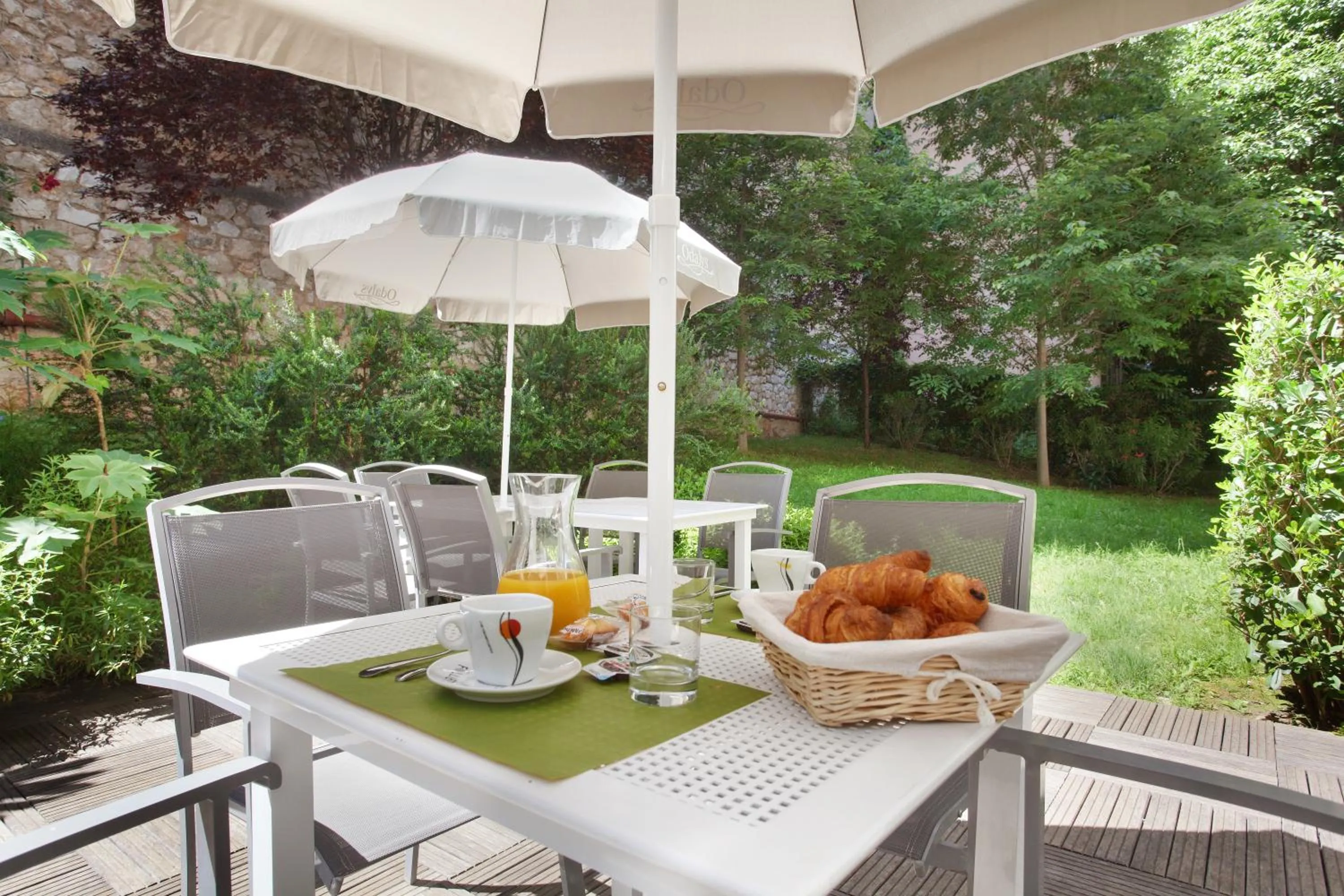 Buffet breakfast in Appart'hôtel Odalys City - Monaco Les Hauts de la Principauté