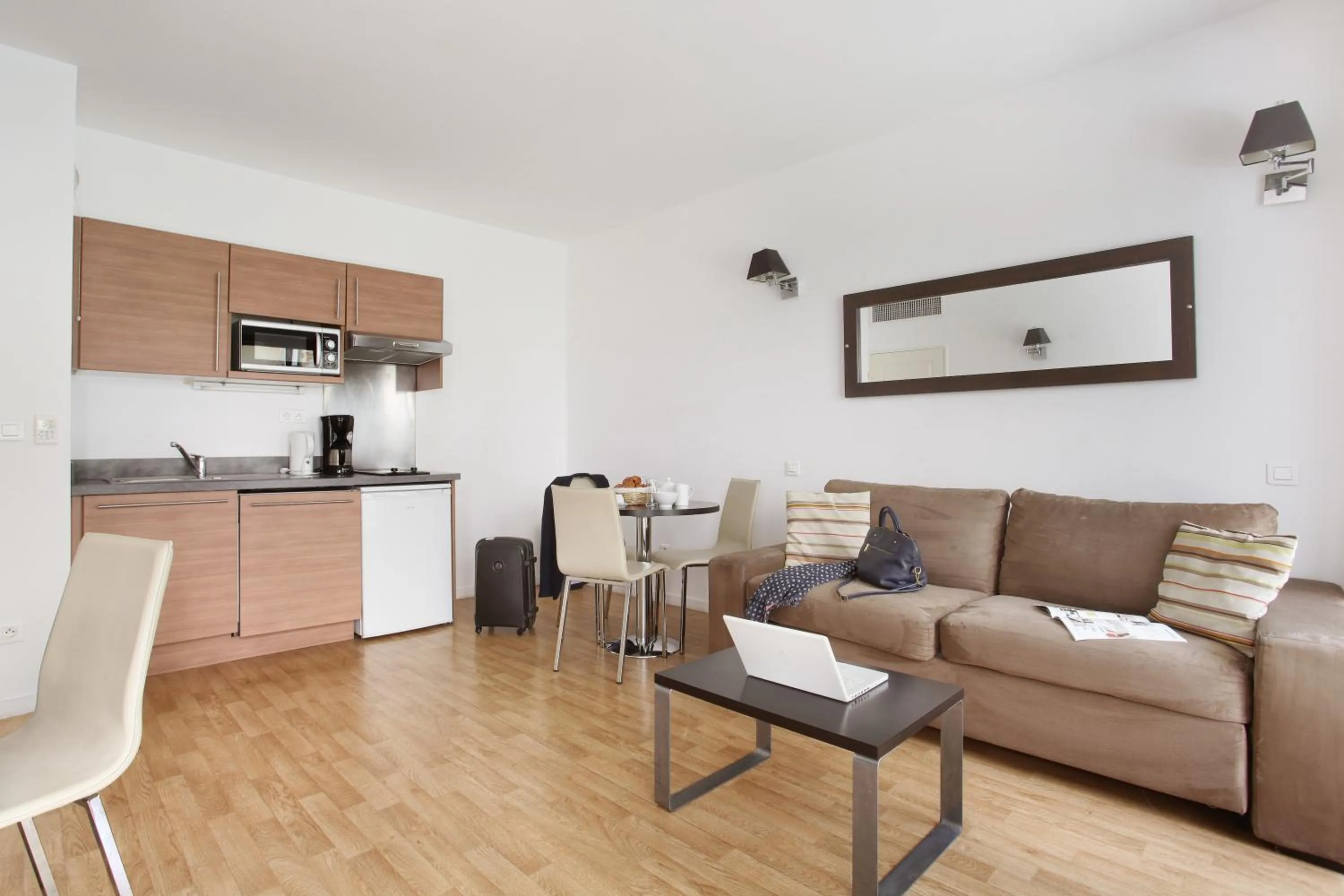 Kitchen or kitchenette in Appart'hôtel Odalys City - Monaco Les Hauts de la Principauté