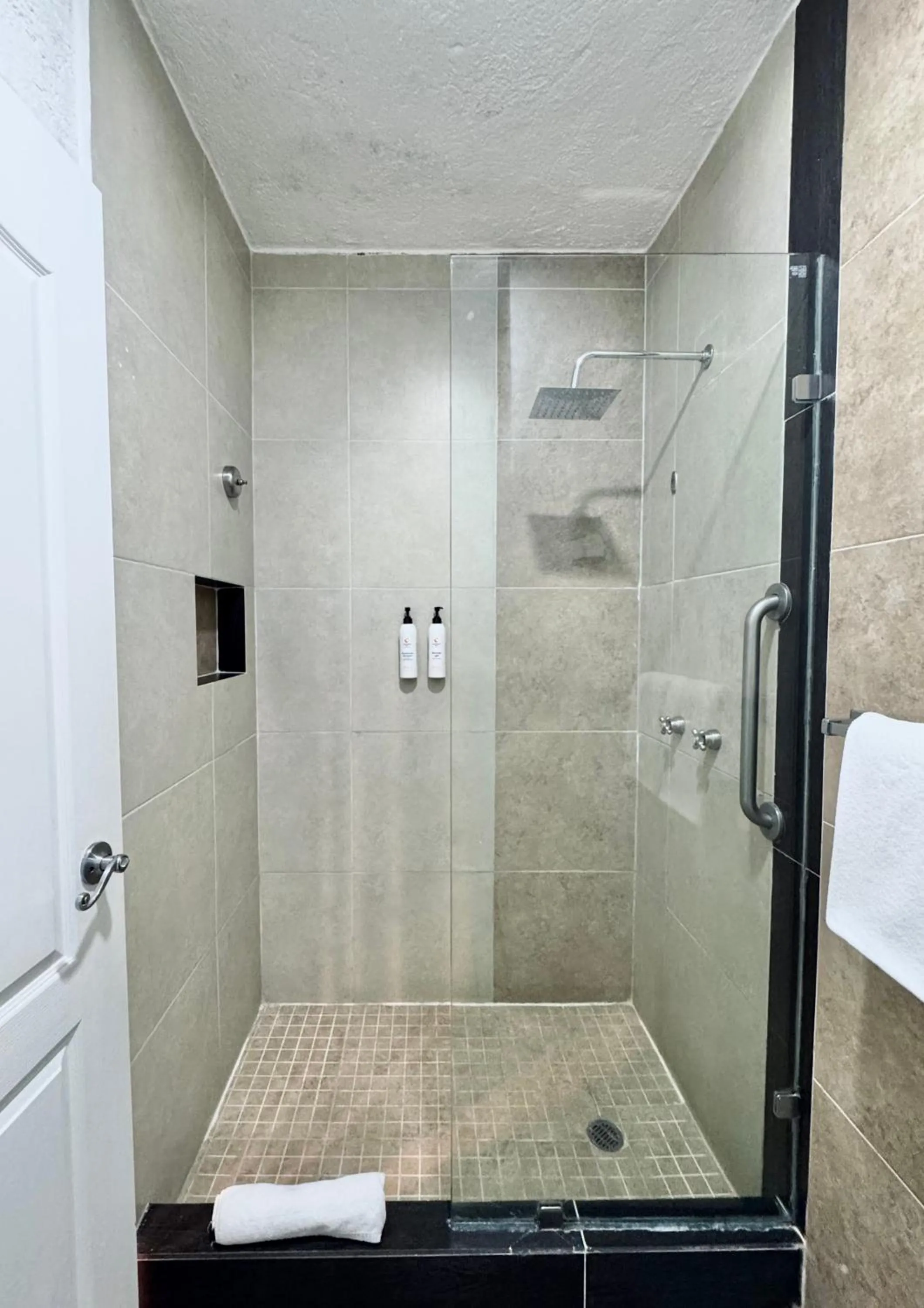 Bathroom in Comfort Inn Cordoba