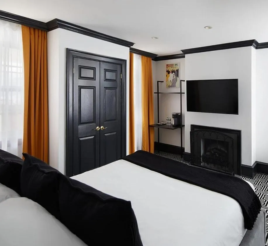 Bed in The Franklin on Rittenhouse, A Boutique Hotel