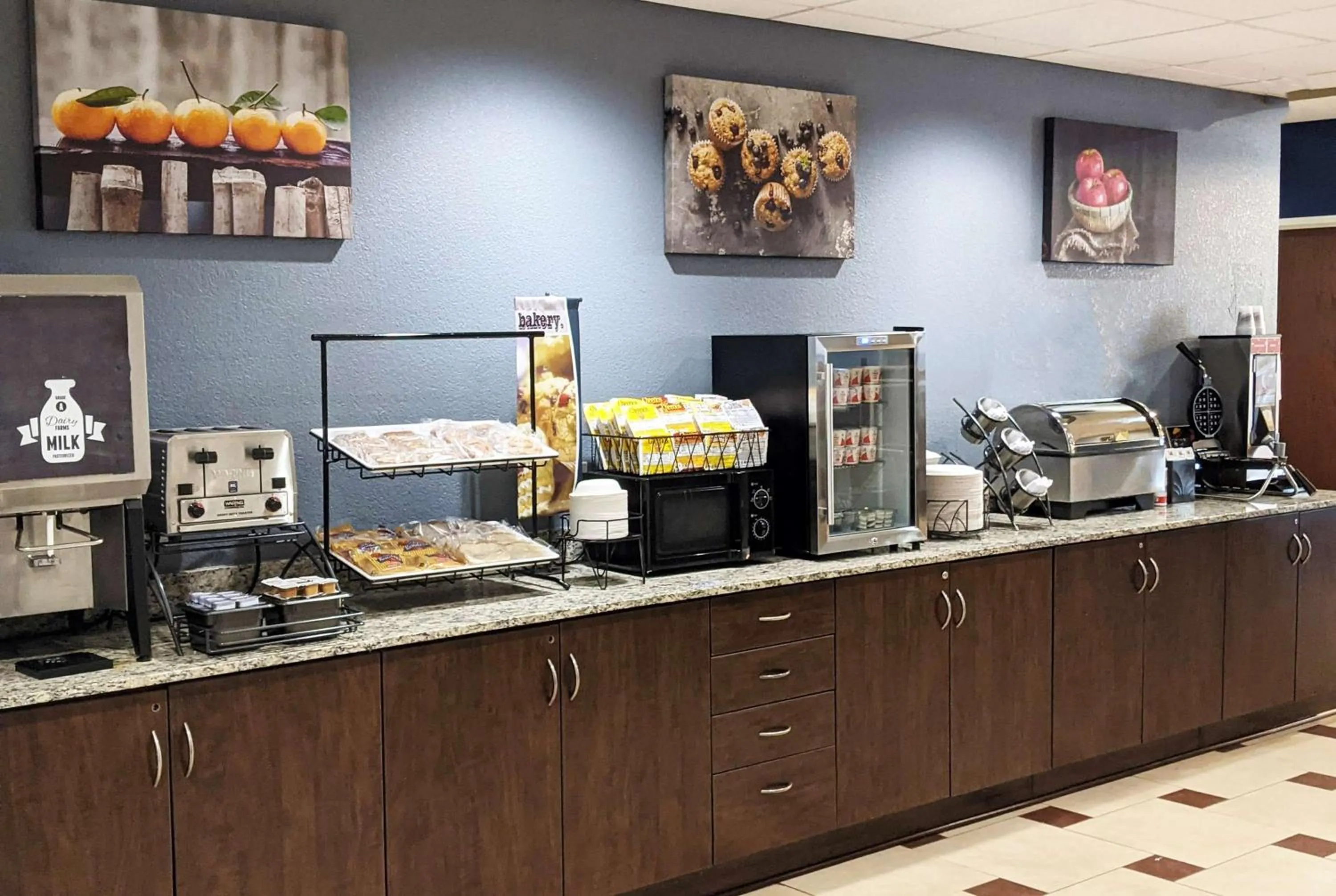 Restaurant/places to eat in Microtel Inn & Suites by Wyndham Michigan City