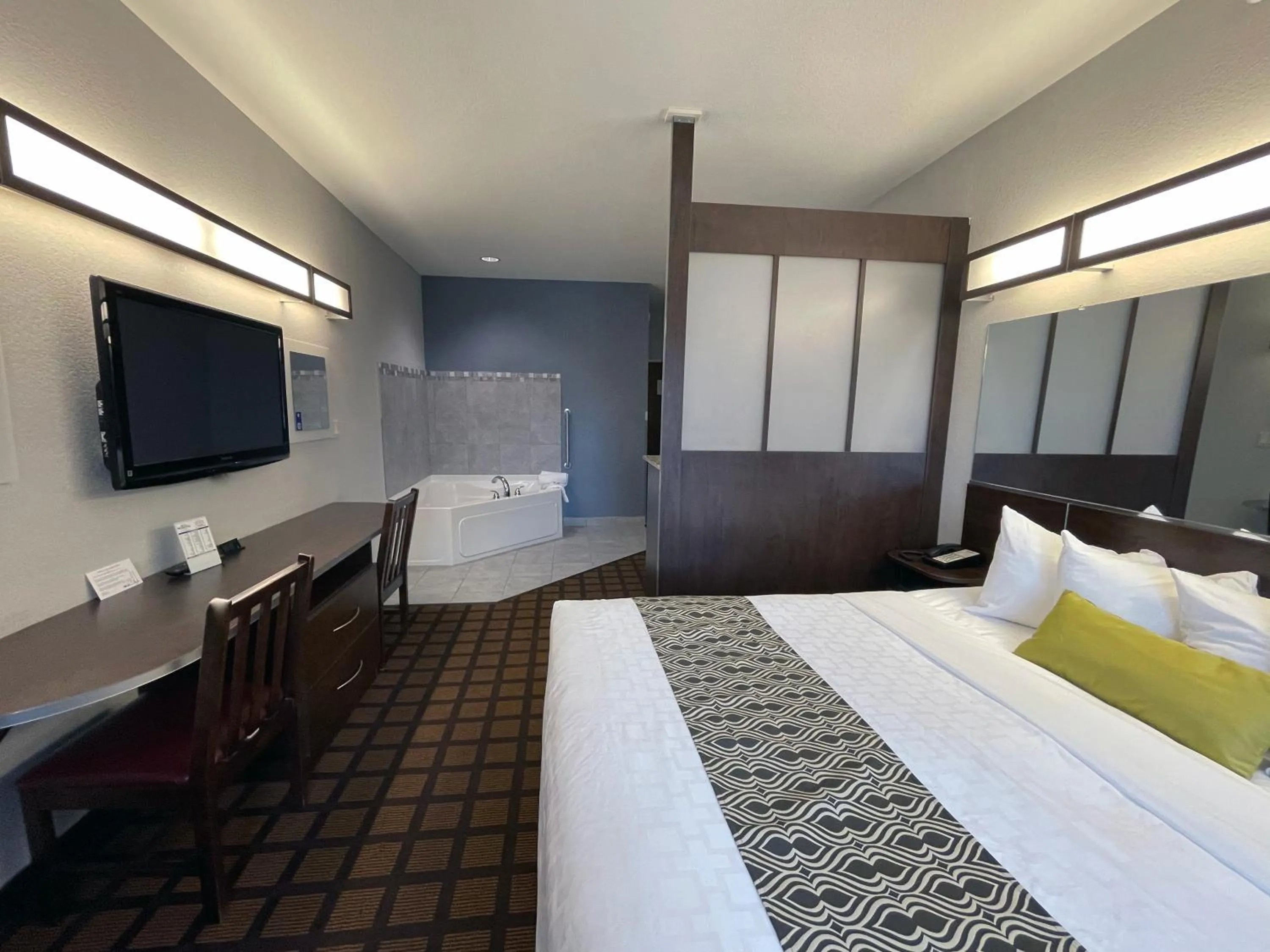 Bedroom, Bed in Microtel Inn & Suites by Wyndham Michigan City