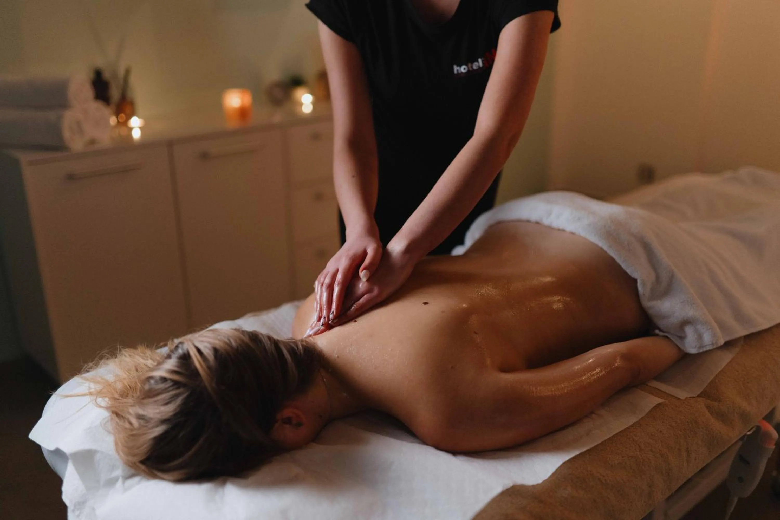 Massage in Hotel IN
