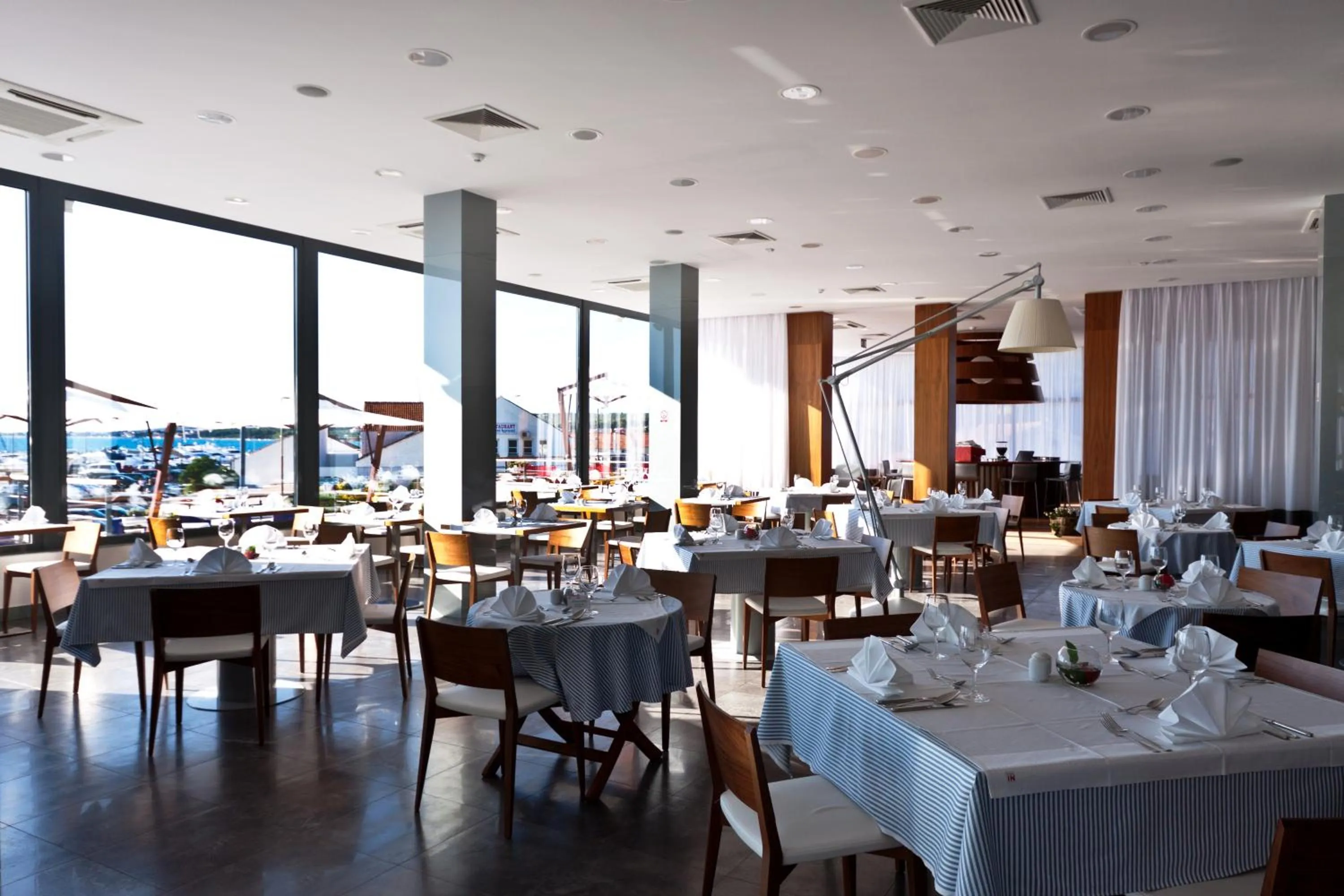 Restaurant/places to eat in Hotel IN