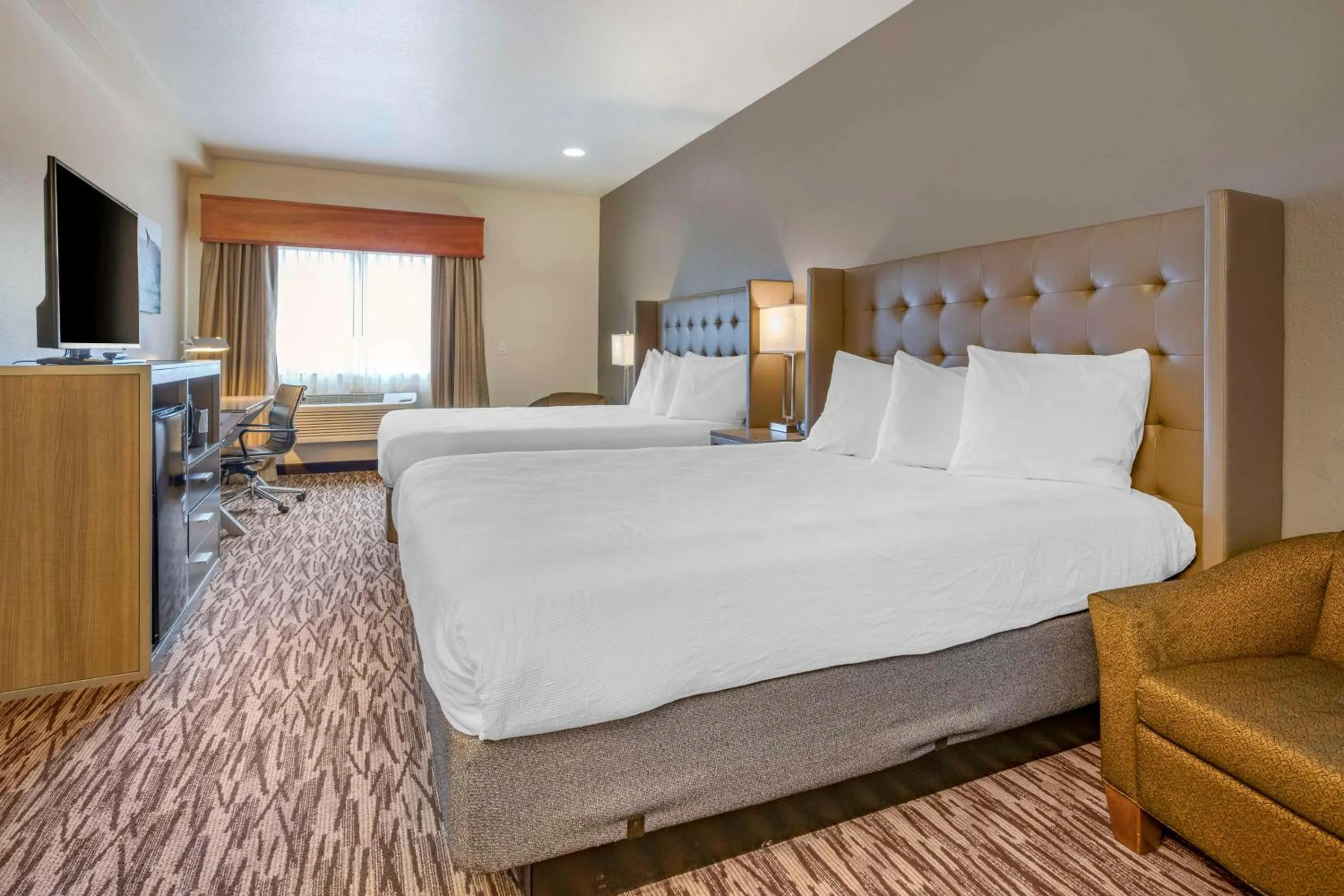 Bedroom, Bed in Best Western PLUS Peppertree Airport Inn