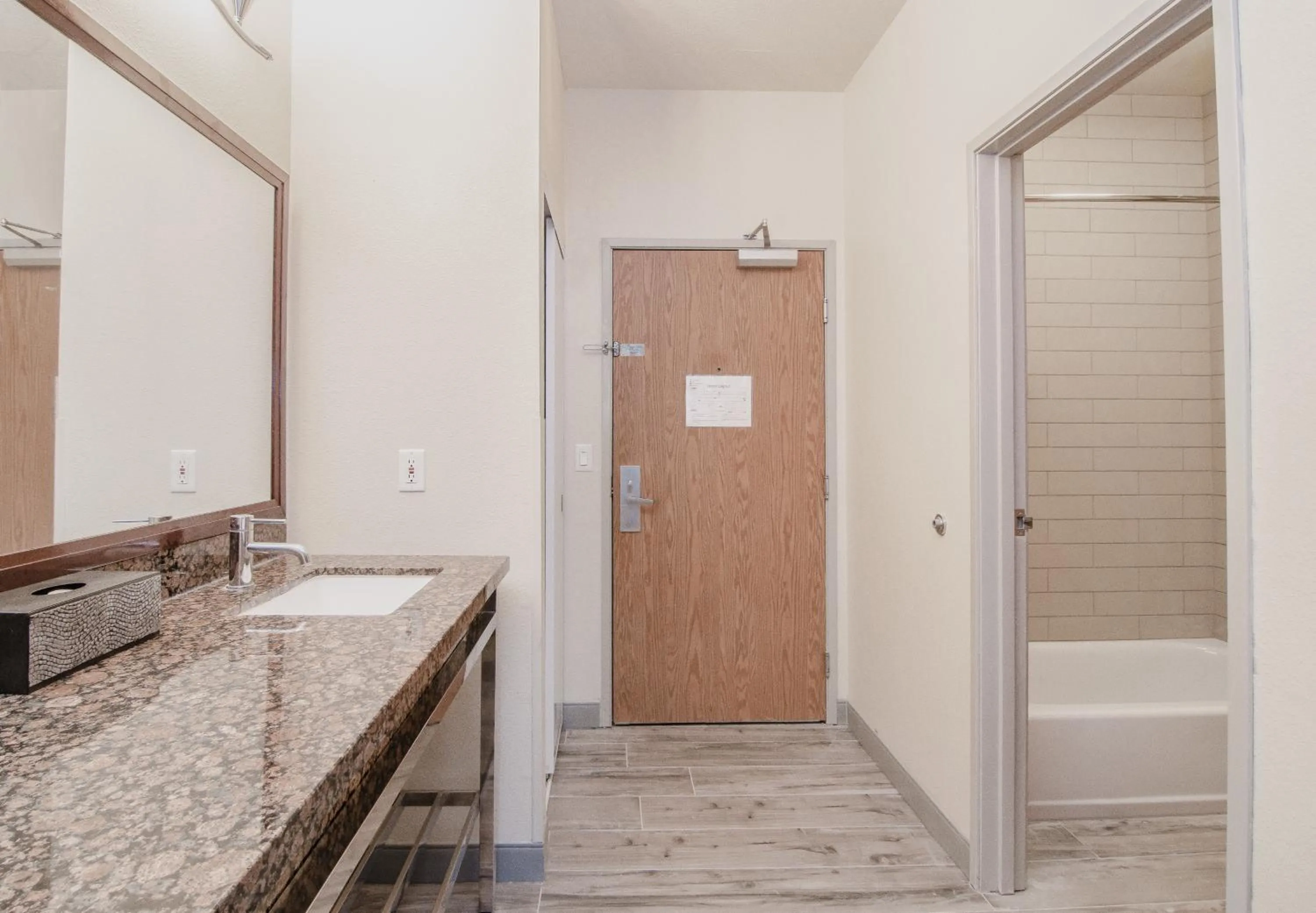 Bathroom in Best Western PLUS Peppertree Airport Inn