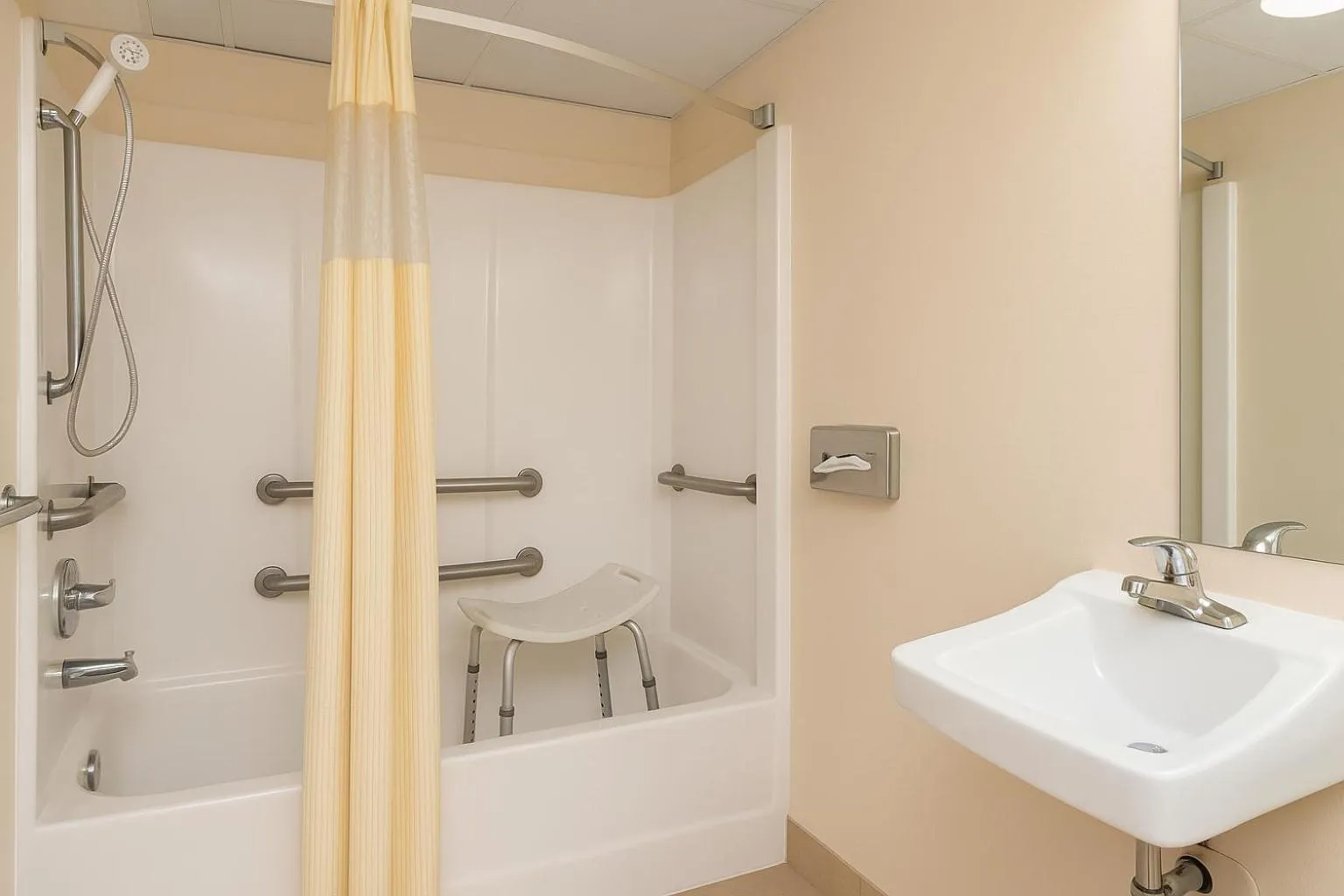 Bathroom in Days Inn by Wyndham Bradenton I-75