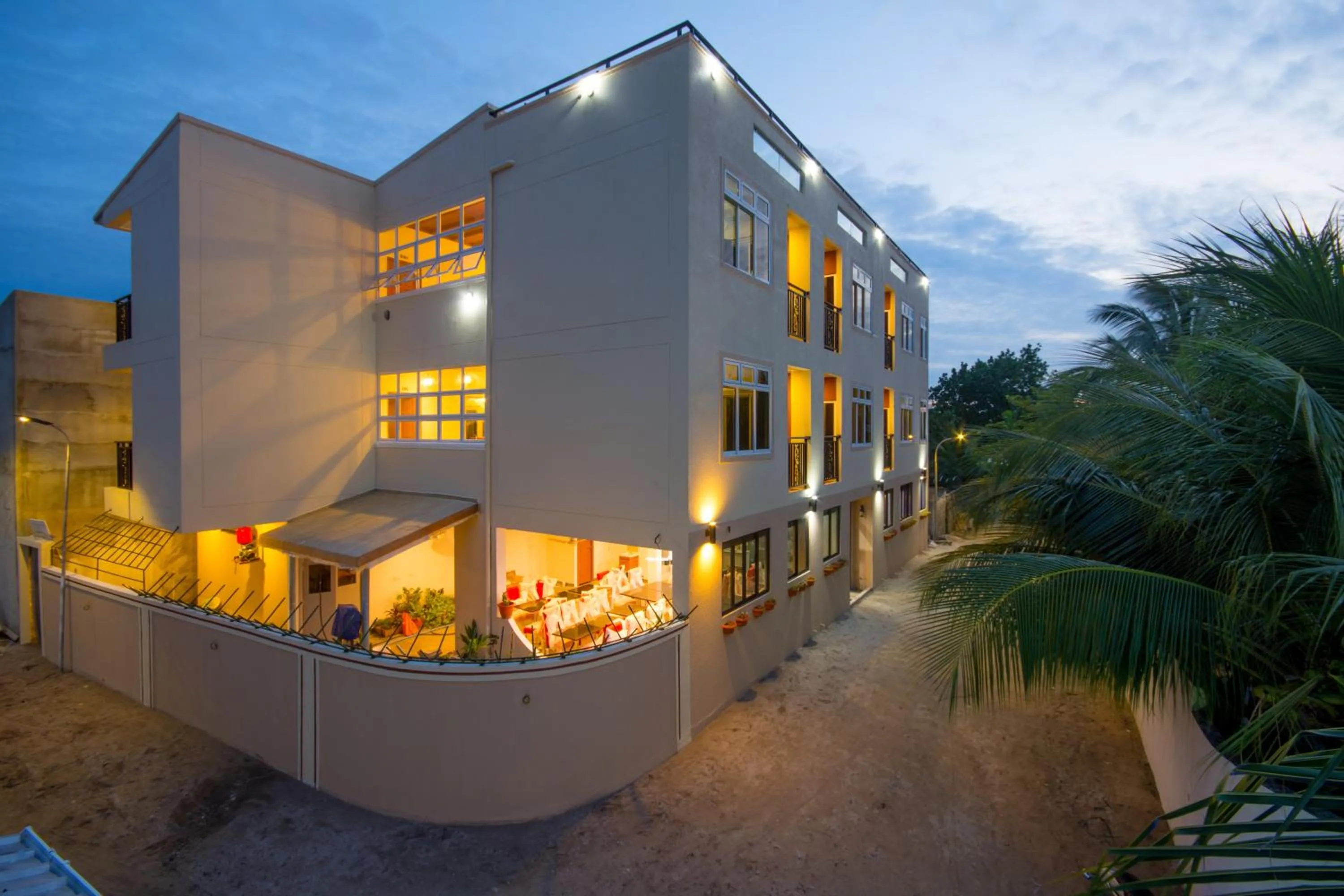 Property building in Paguro Beach Inn