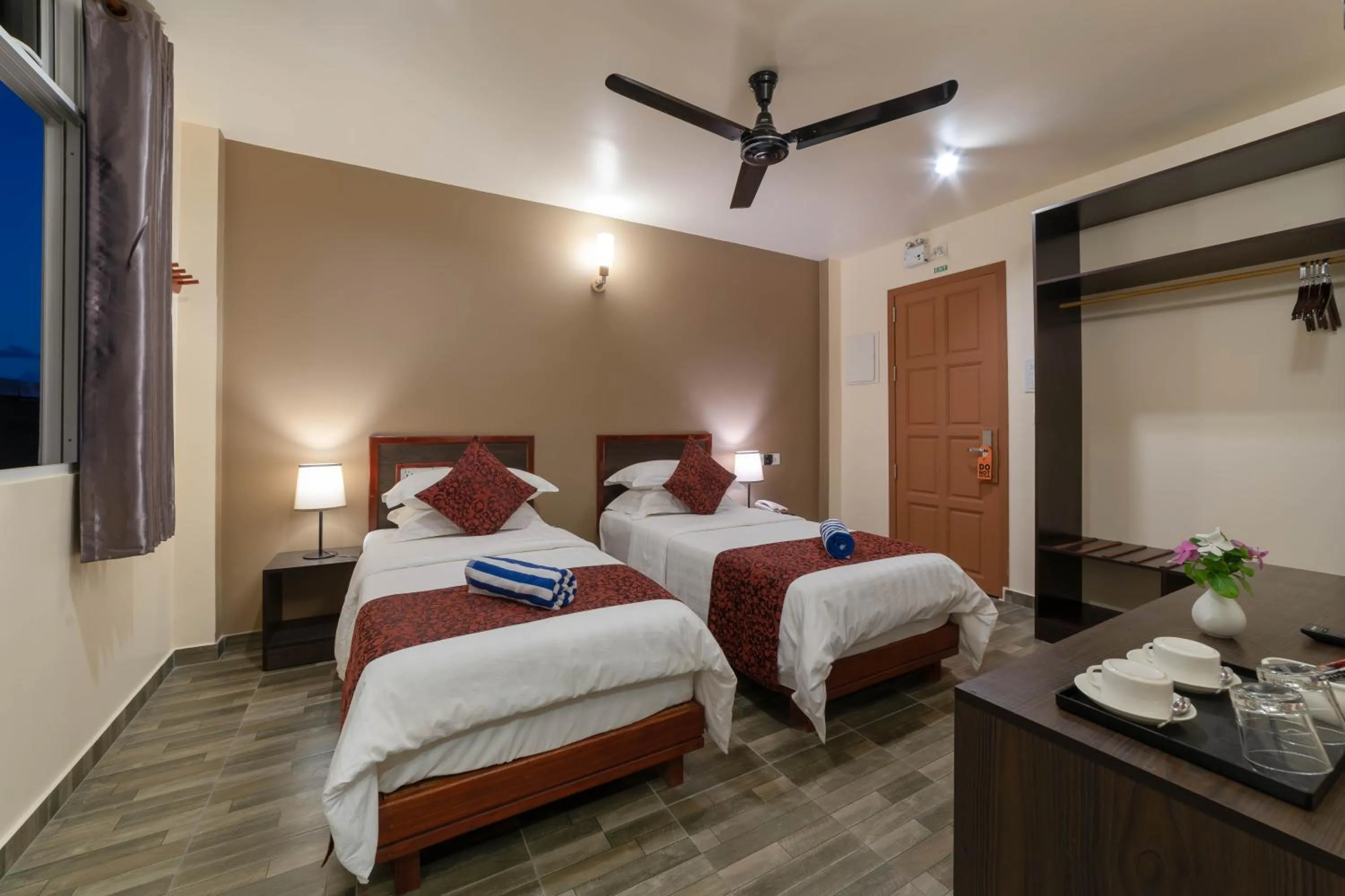 Bed in Paguro Beach Inn