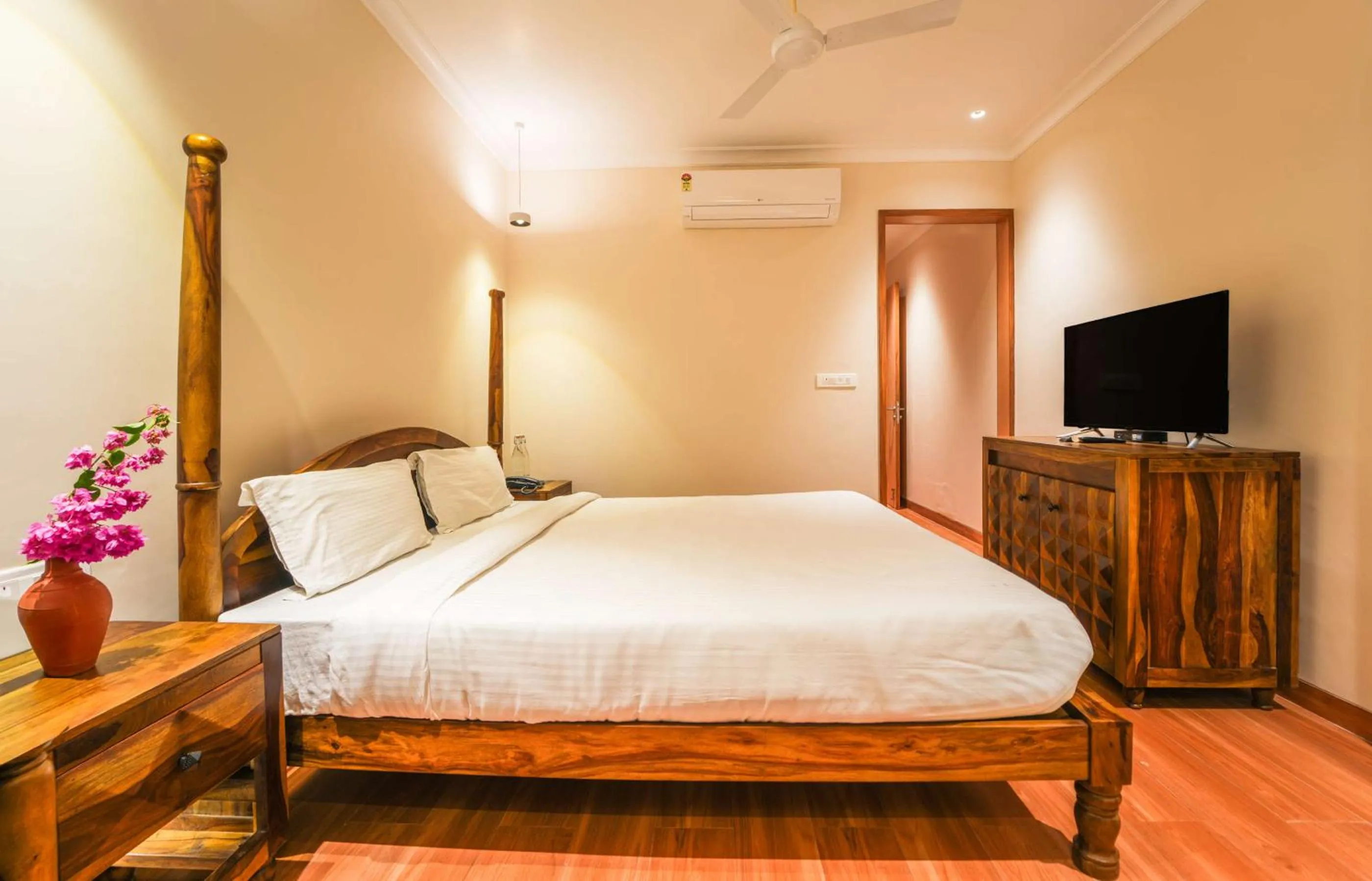 Bed in R41-A Boutique Hotel In Jaipur Vaishali Nagar