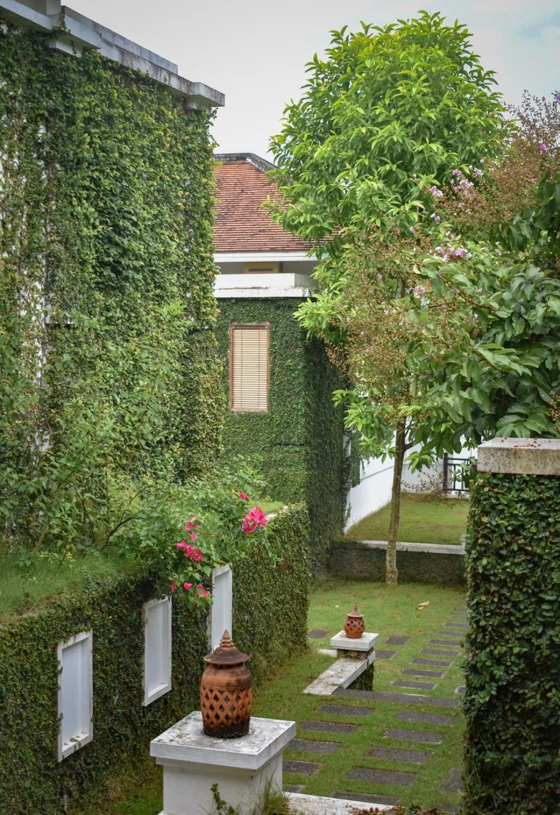 Property building in Le Grand Pakbeng