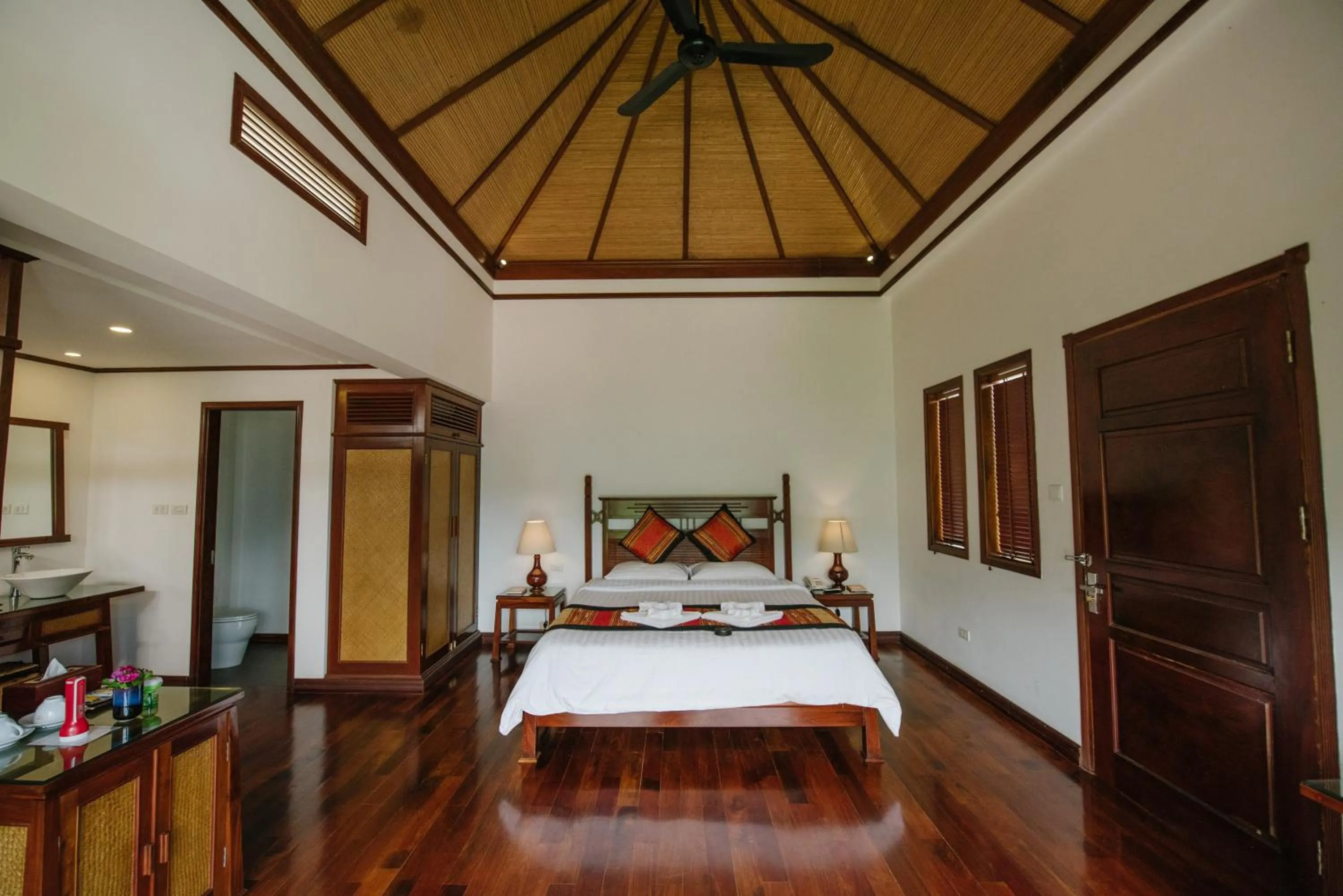 Bedroom, Bed in Le Grand Pakbeng