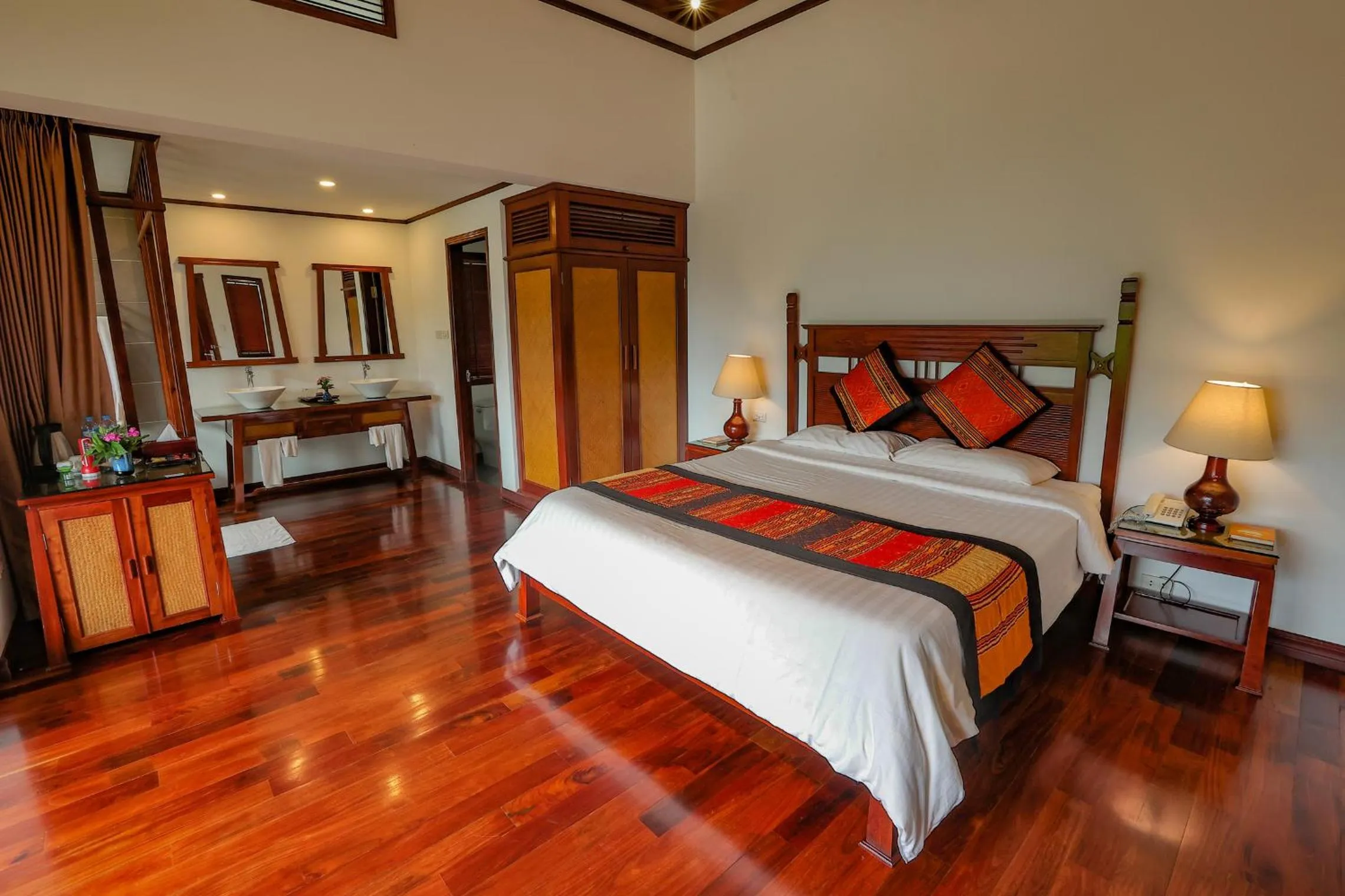 Bedroom, Bed in Le Grand Pakbeng