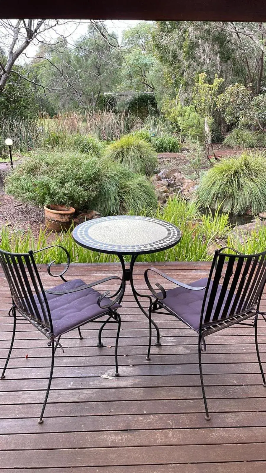 Queen Room with Kitchenette in Sienna Lodge Queen Room with Kitchenette in Sienna Lodge