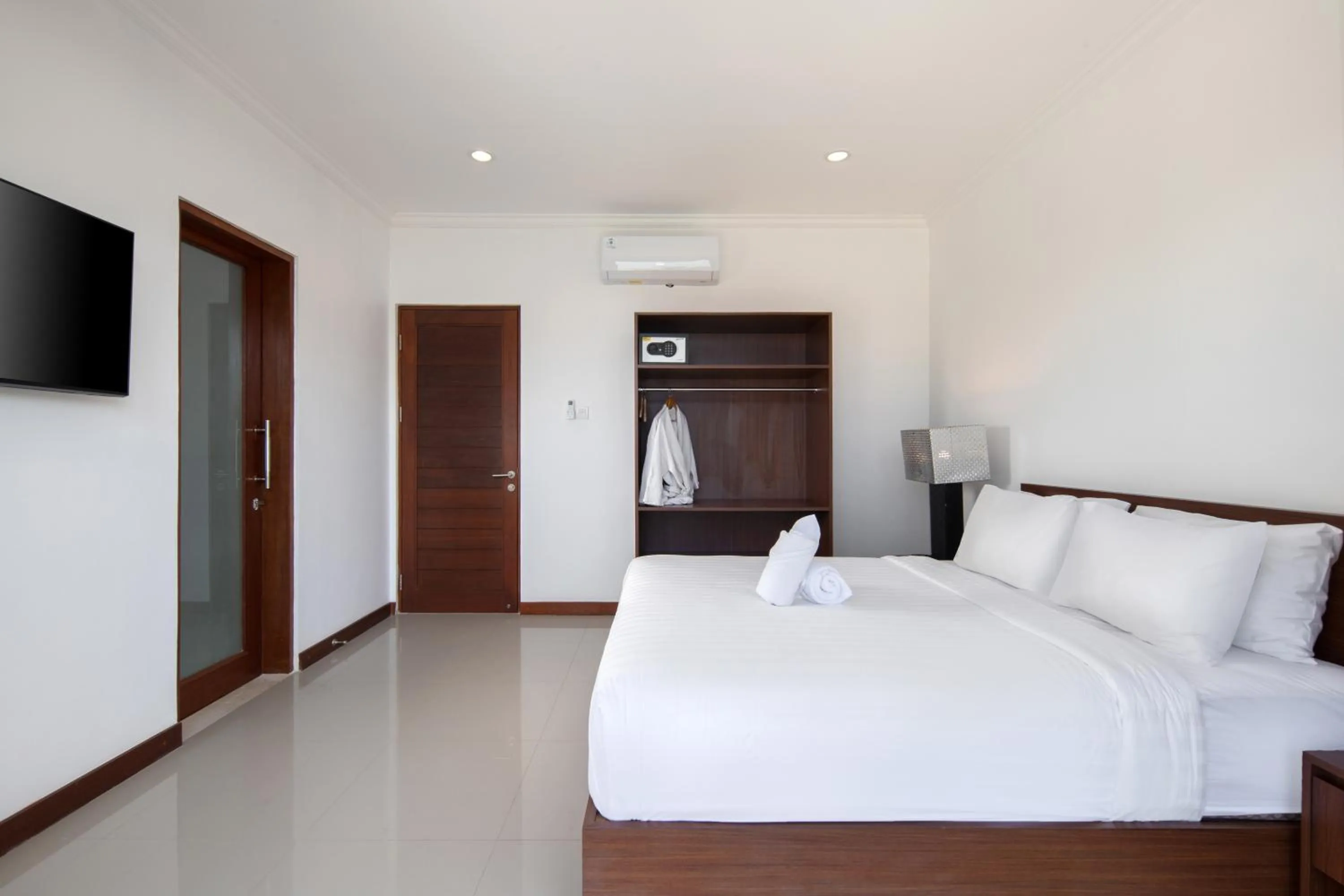 Bedroom, Bed in Daha Mansions Seminyak