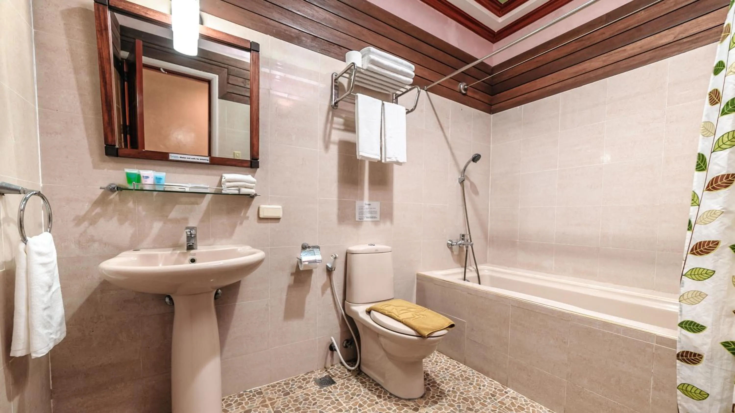 Bathroom in Flushing Meadows Resorts & Playground