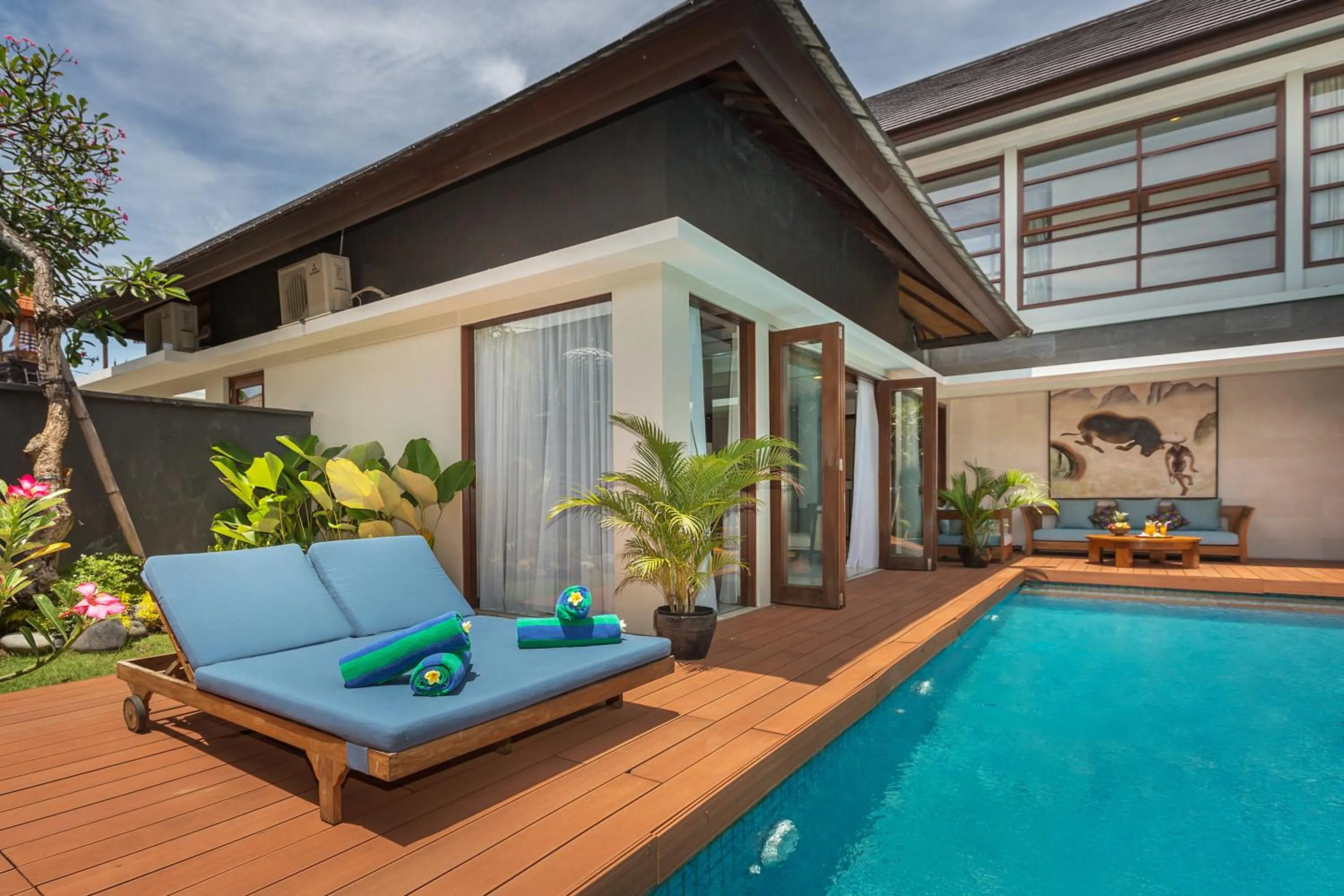 Swimming pool in Entrada Seminyak Villa By Nagisa Bali