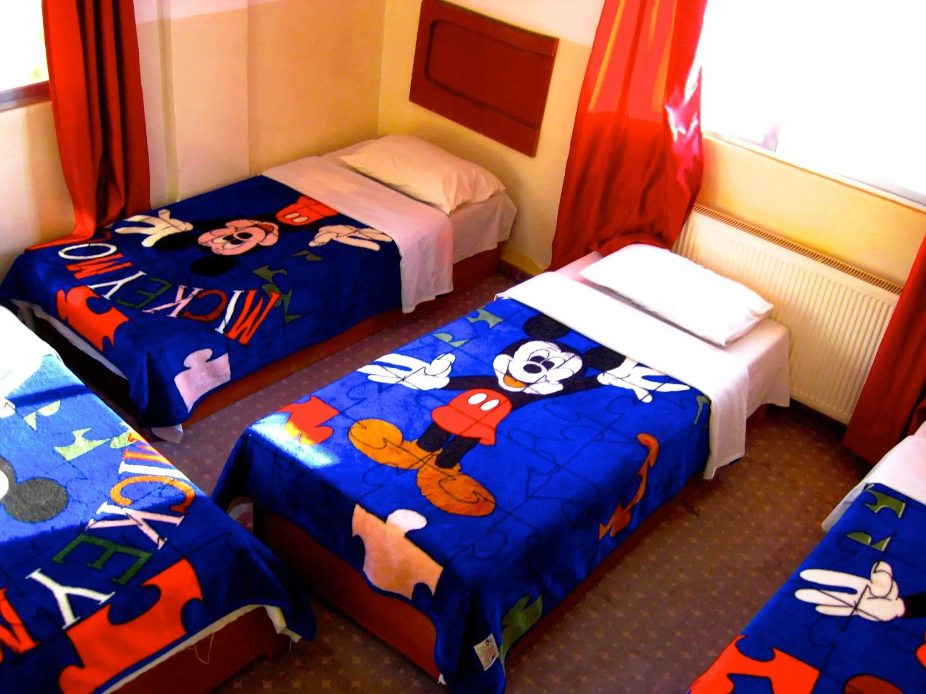 Standard Quadruple Room in Valentine Inn Standard Quadruple Room in Valentine Inn