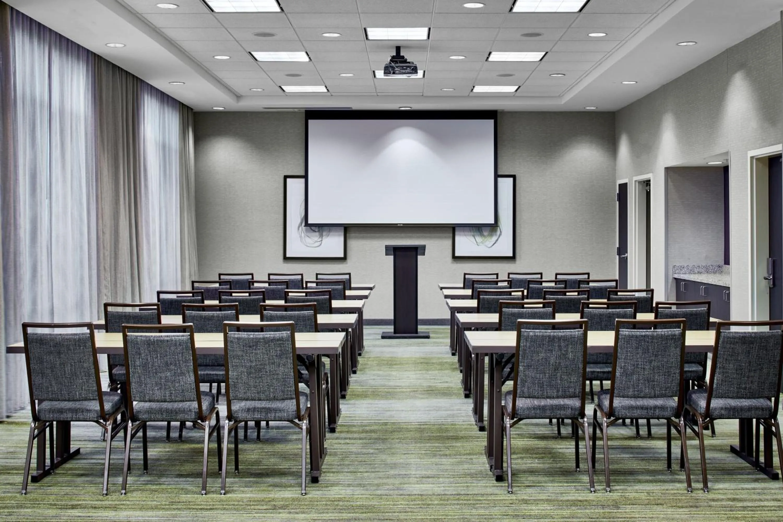 Meeting/conference room in Fairfield Inn & Suites by Marriott Atlanta Lithia Springs