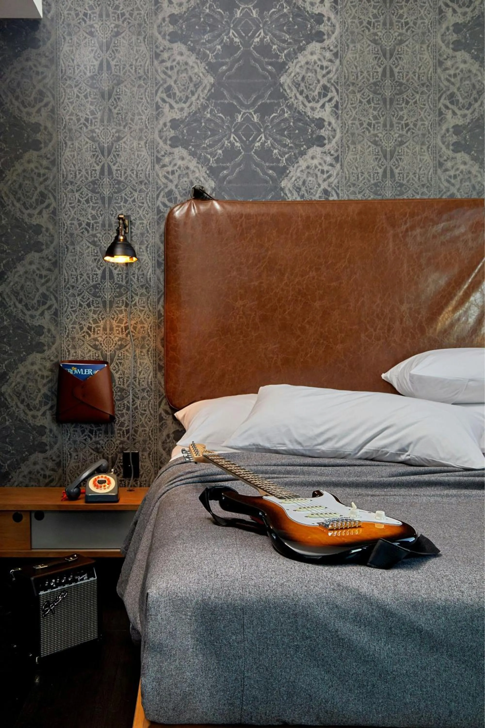 Photo of the whole room, Bed in MOXY Minneapolis Uptown