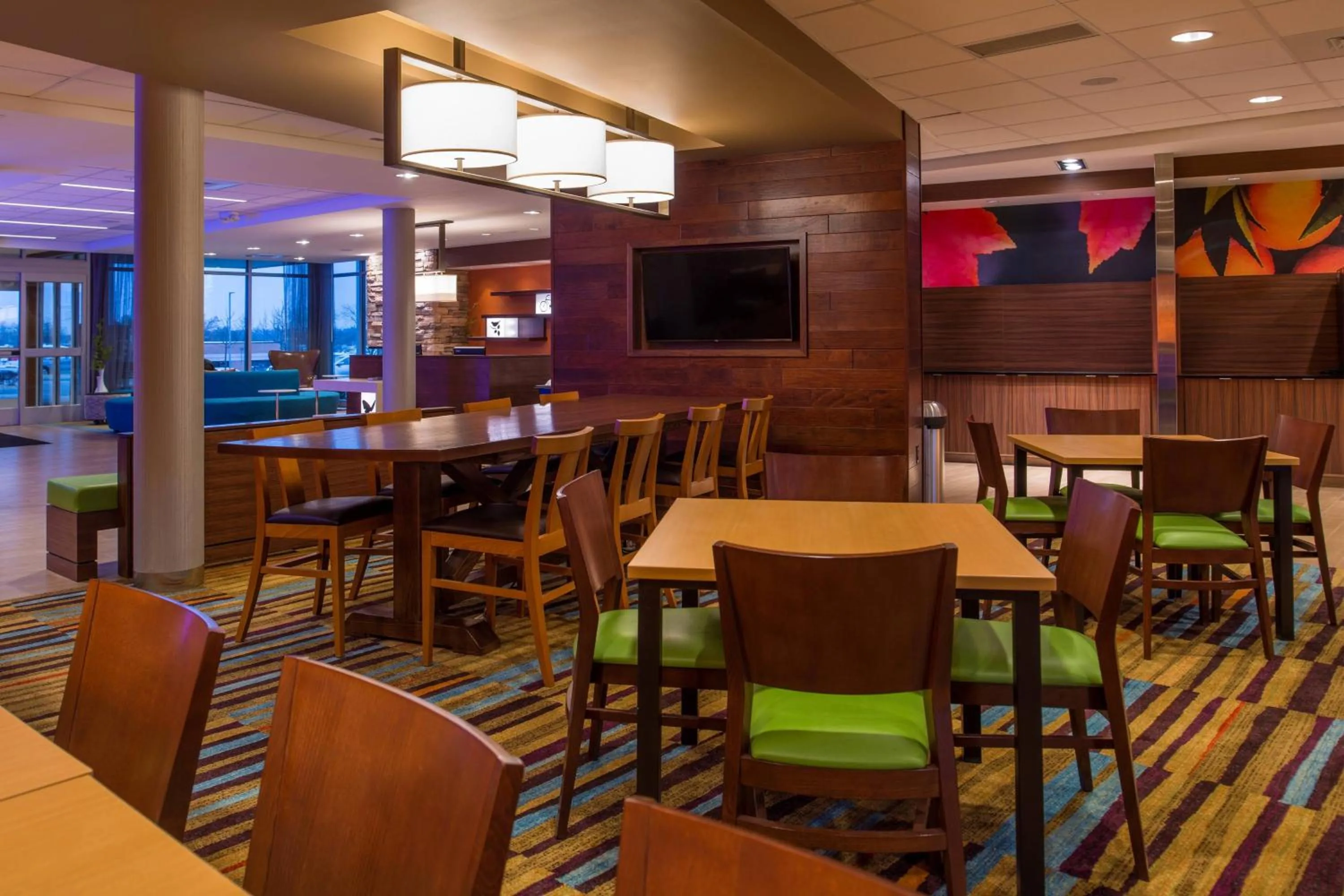 Restaurant/places to eat in Fairfield Inn & Suites by Marriott St. Louis Westport