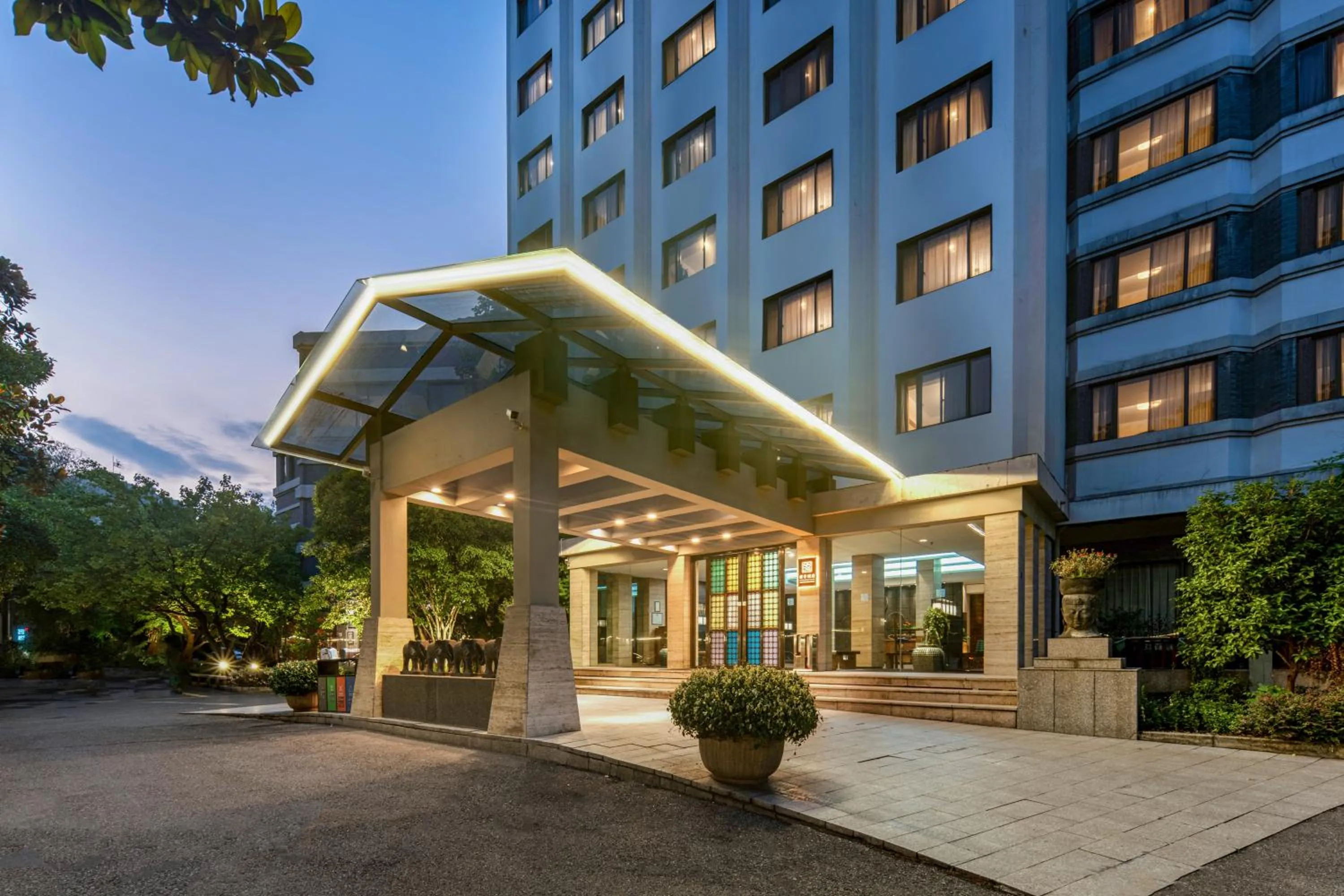 Property building in SSAW Boutique Hotel Hangzhou West Lake Yilian