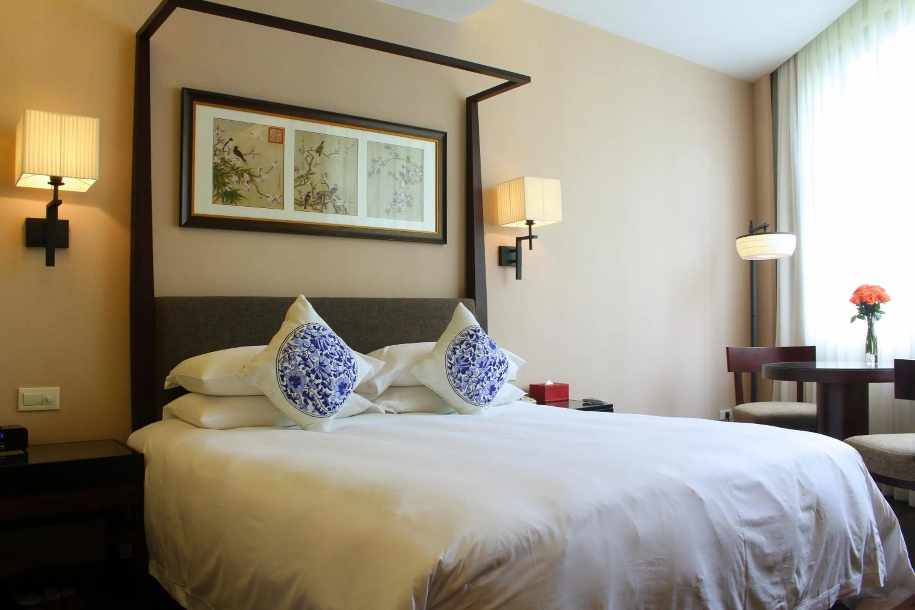 Bed in SSAW Boutique Hotel Hangzhou West Lake Yilian