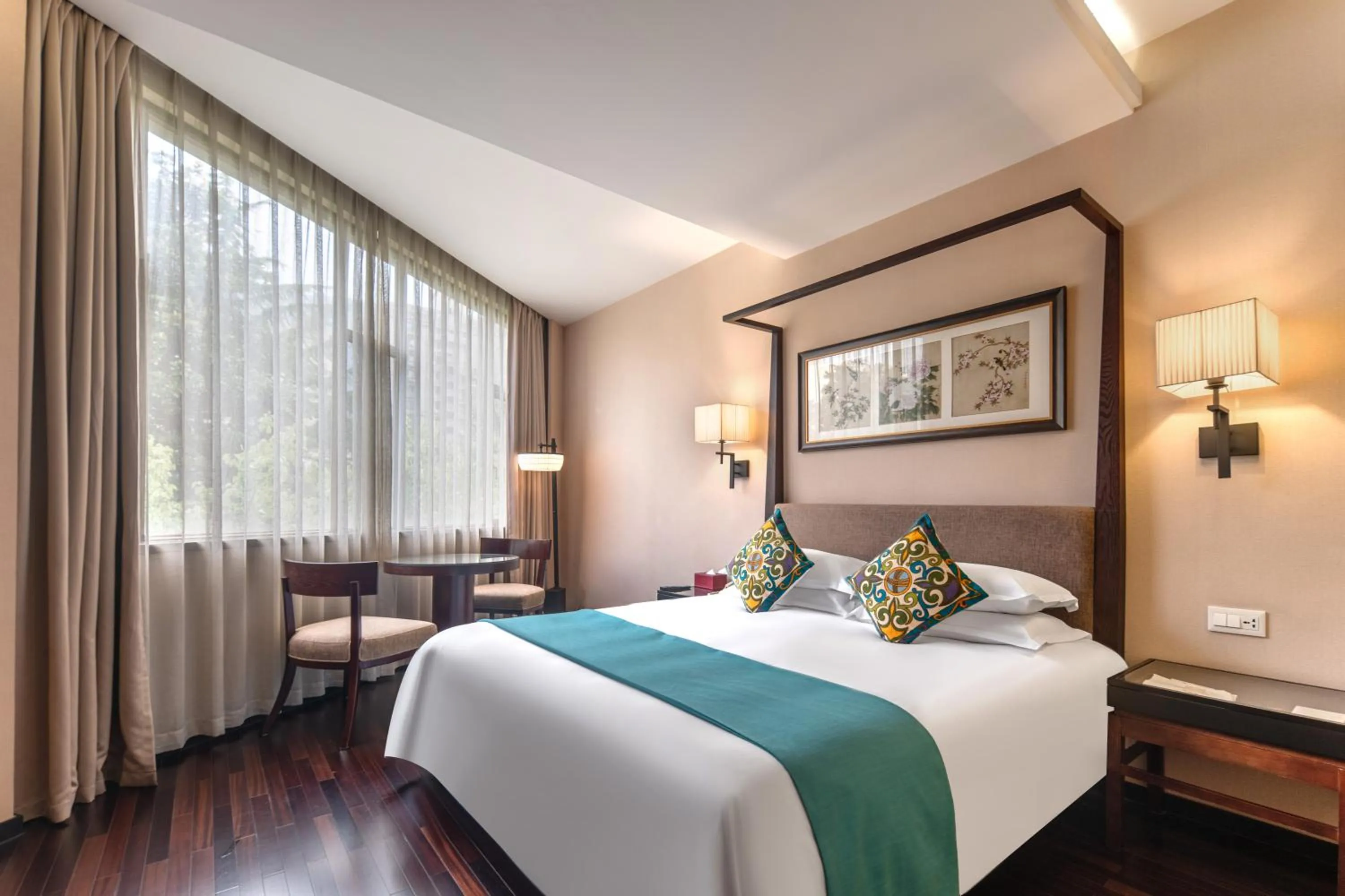 Bed in SSAW Boutique Hotel Hangzhou West Lake Yilian