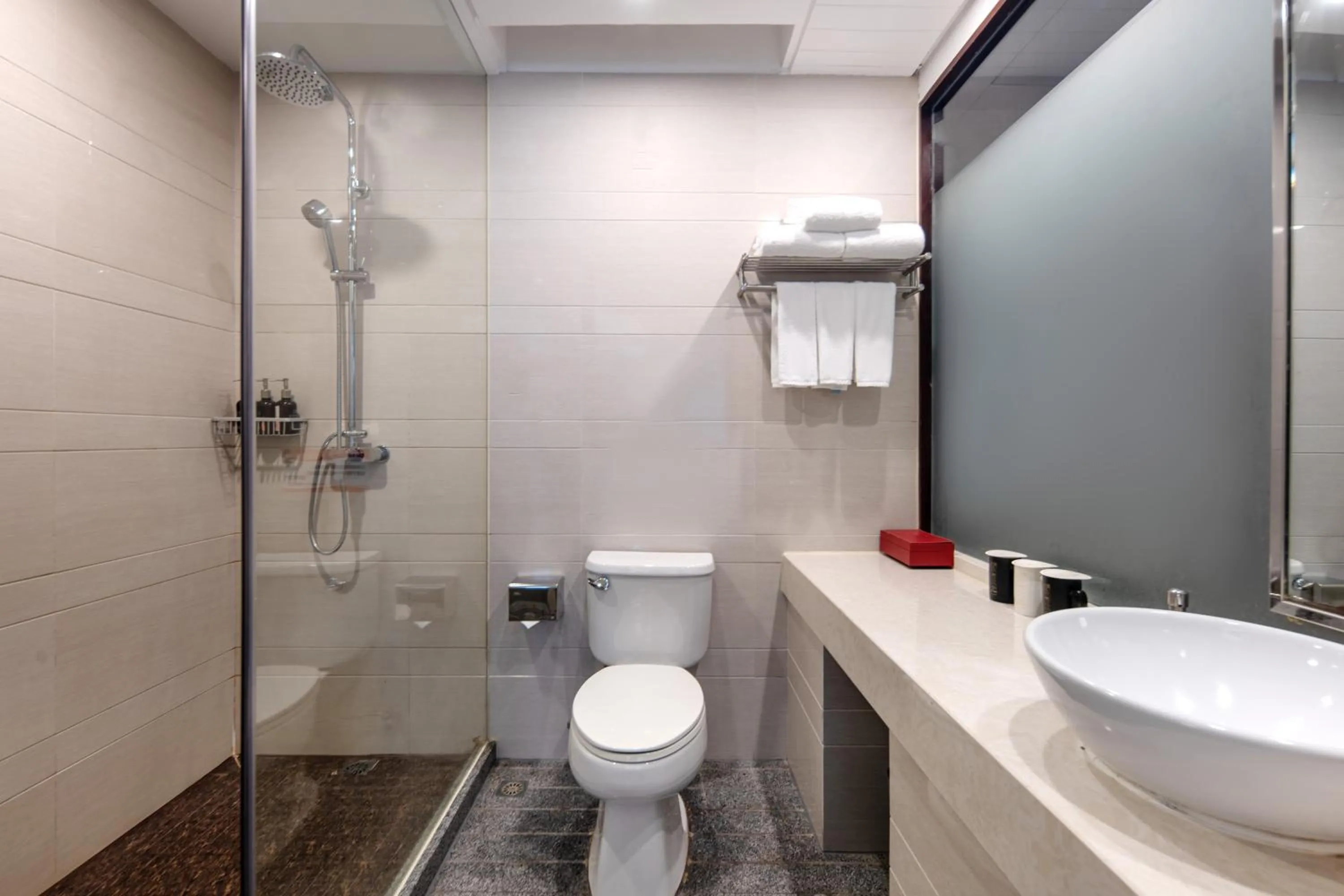 Toilet in SSAW Boutique Hotel Hangzhou West Lake Yilian