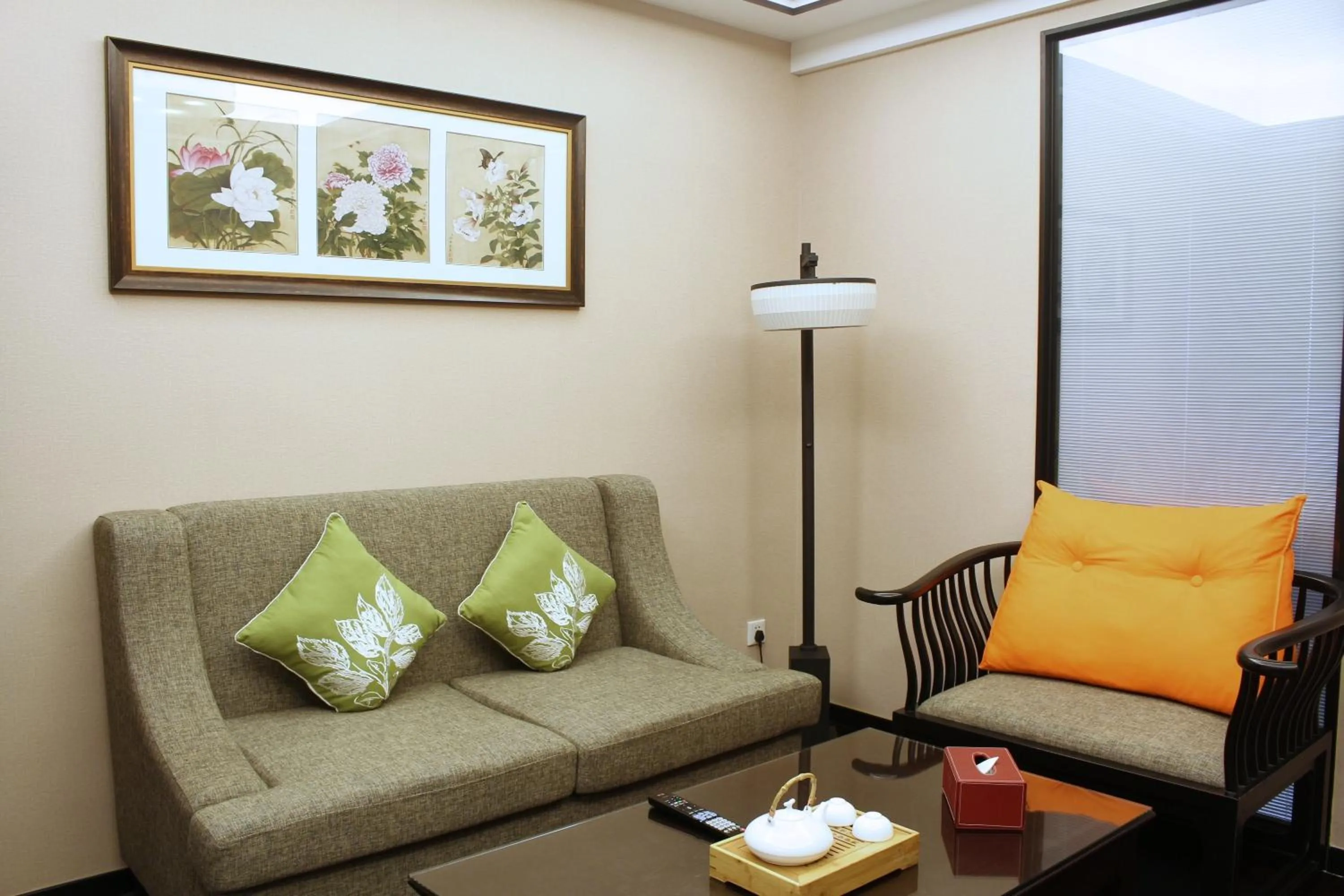 Photo of the whole room in SSAW Boutique Hotel Hangzhou West Lake Yilian