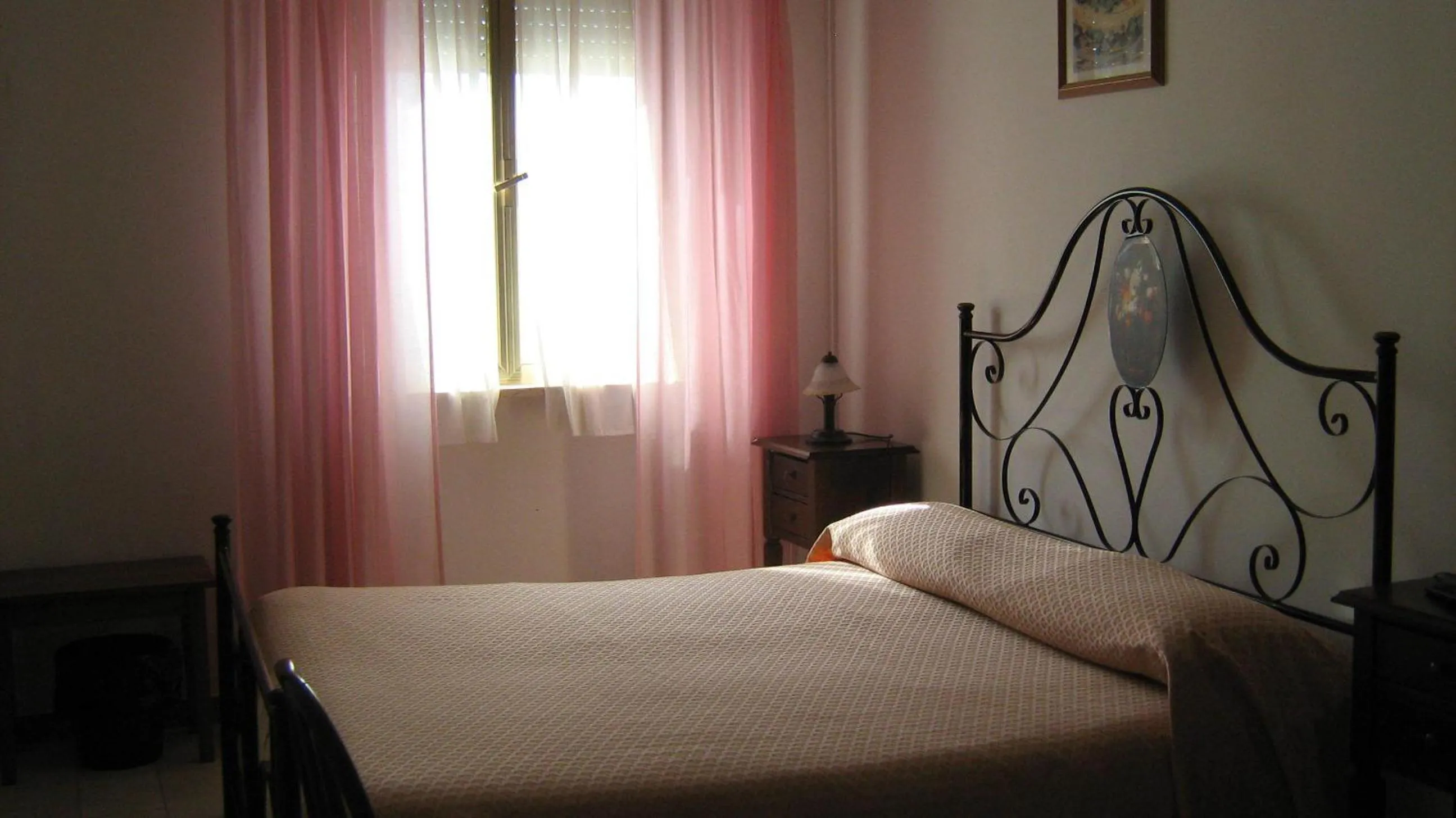 Bed in Albergo Europa