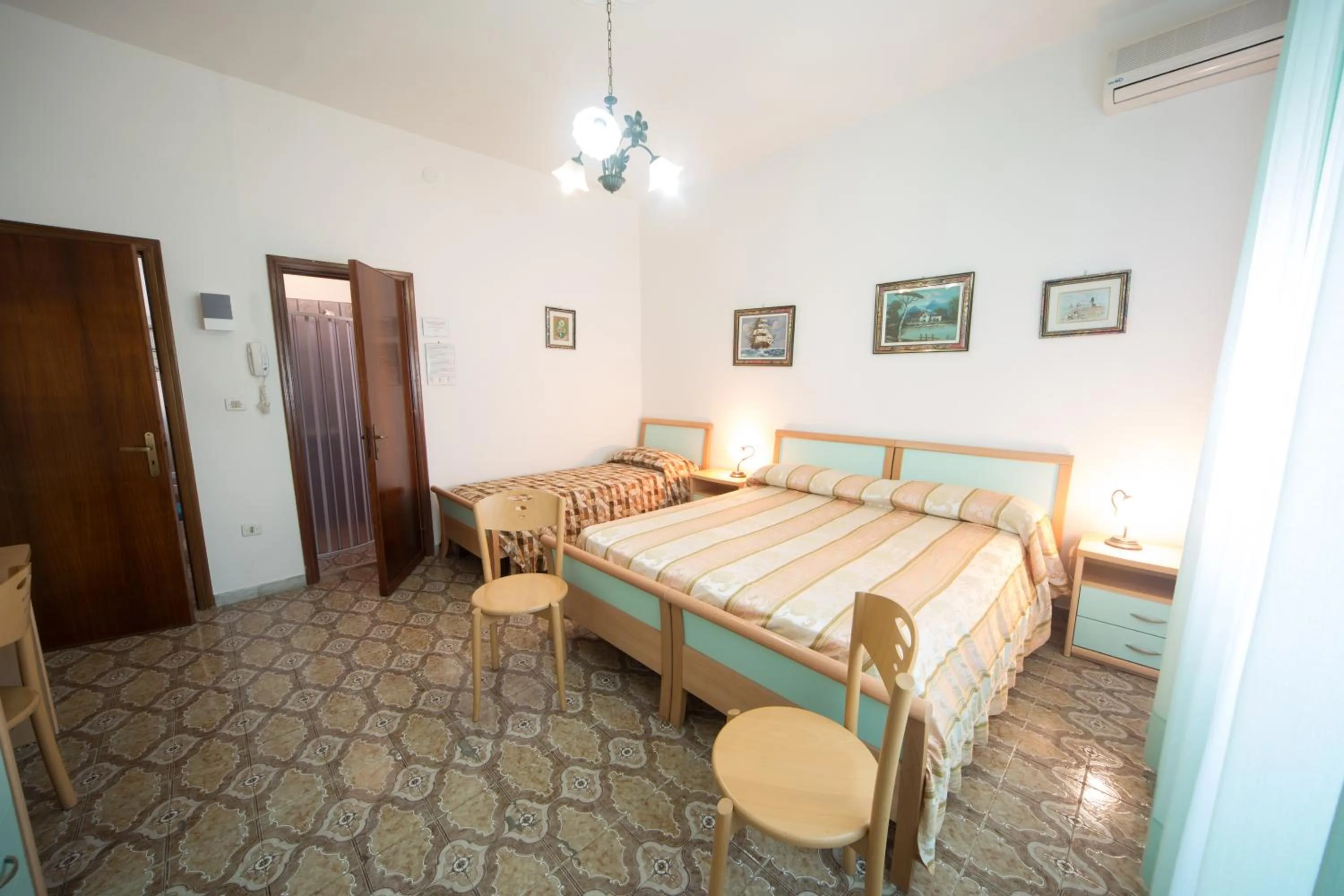 Bed in Albergo Europa