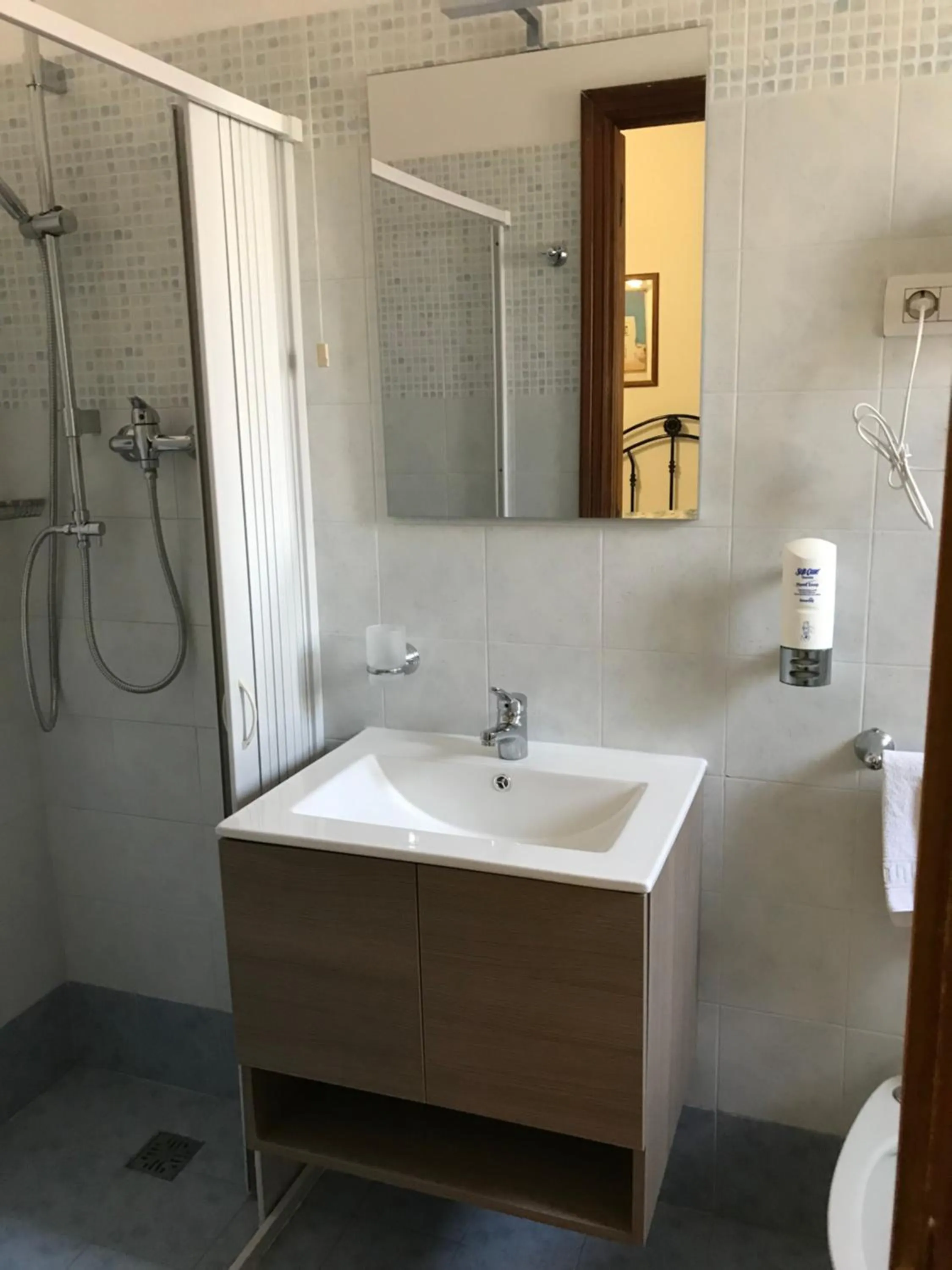 Shower in Albergo Europa