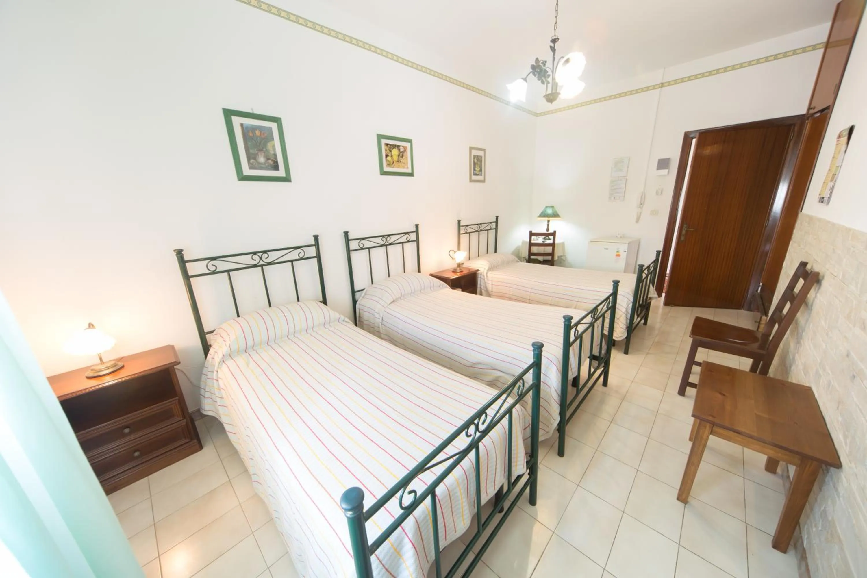 Photo of the whole room, Bed in Albergo Europa