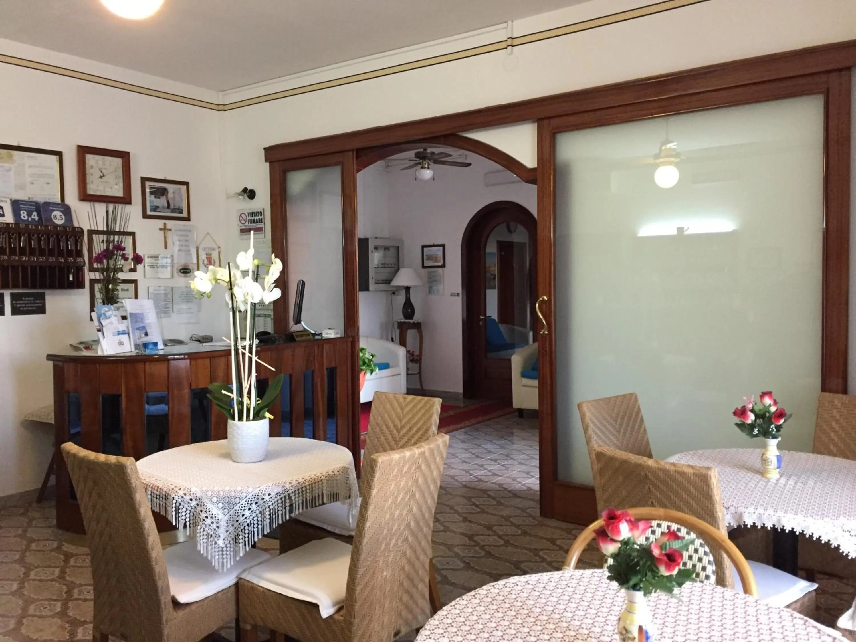 Communal lounge/ TV room in Albergo Europa