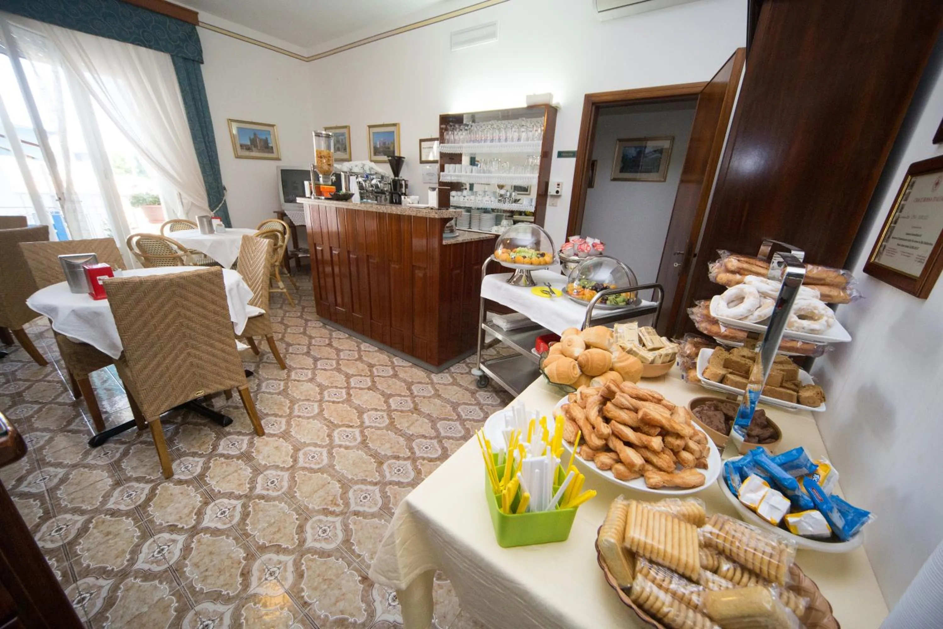 Buffet breakfast in Albergo Europa