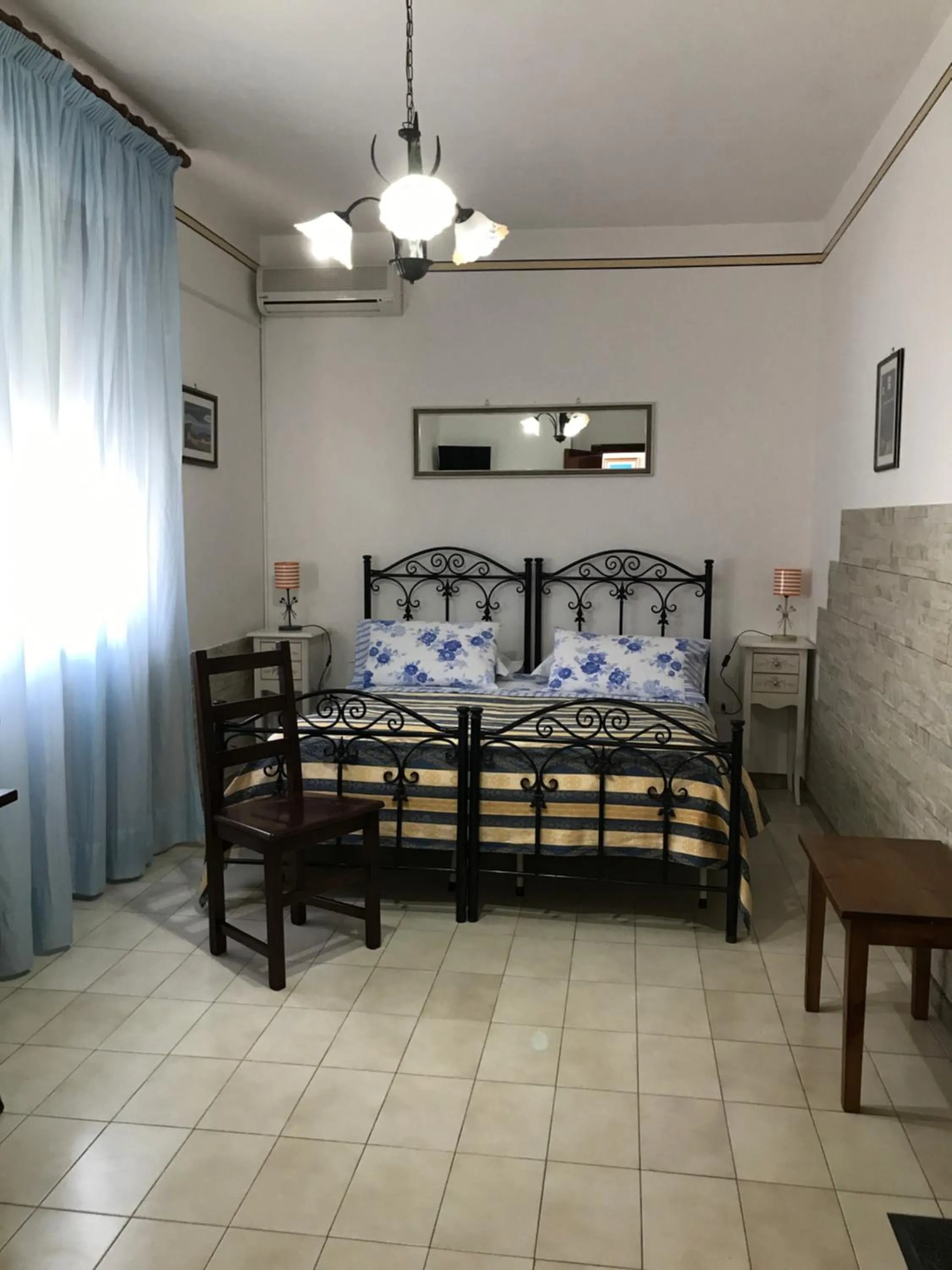 Photo of the whole room, Bed in Albergo Europa