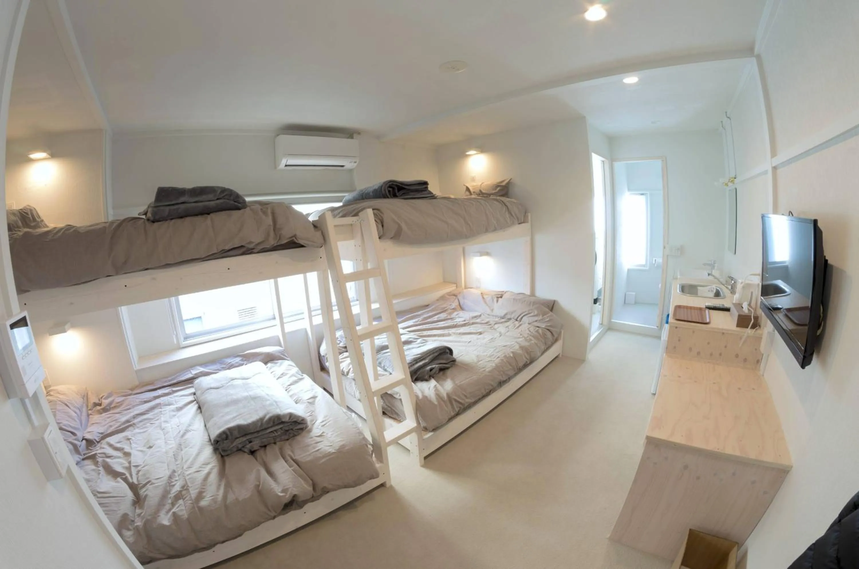 Photo of the whole room, Bed in Horikawa Hostel