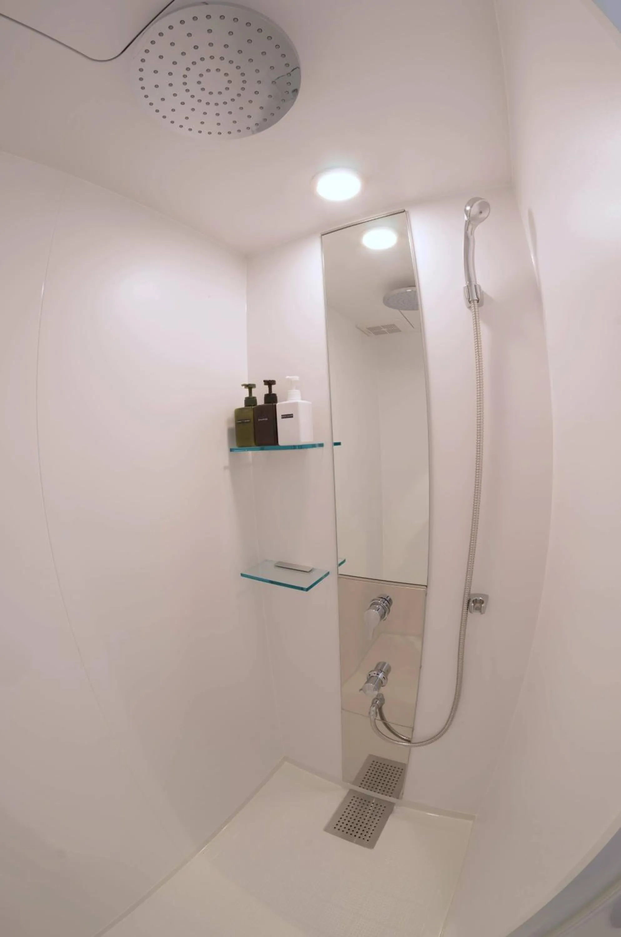 Shower in Horikawa Hostel