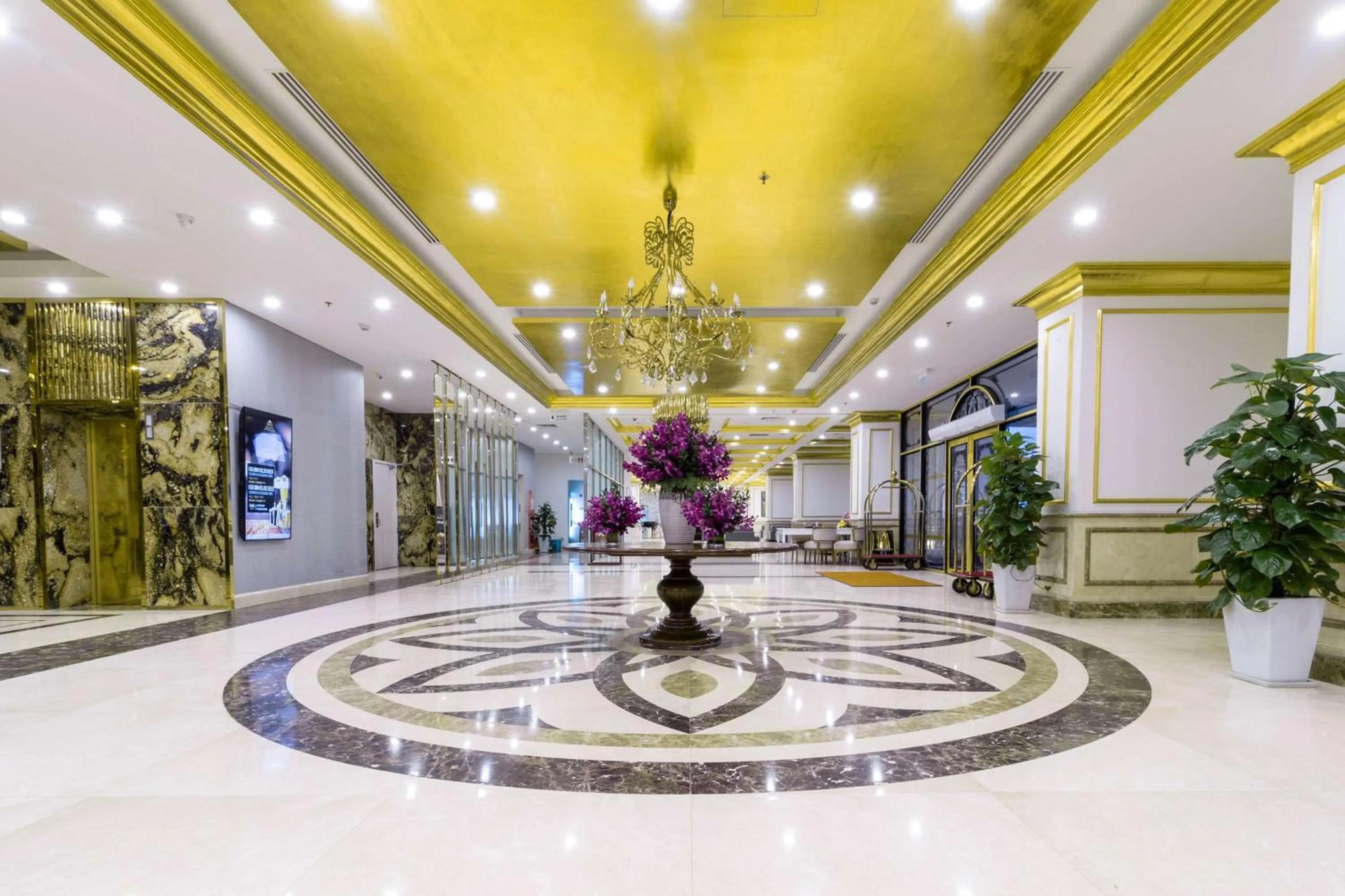 Lobby or reception in Wyndham Danang Golden Bay - Free Shuttle Bus to Beach