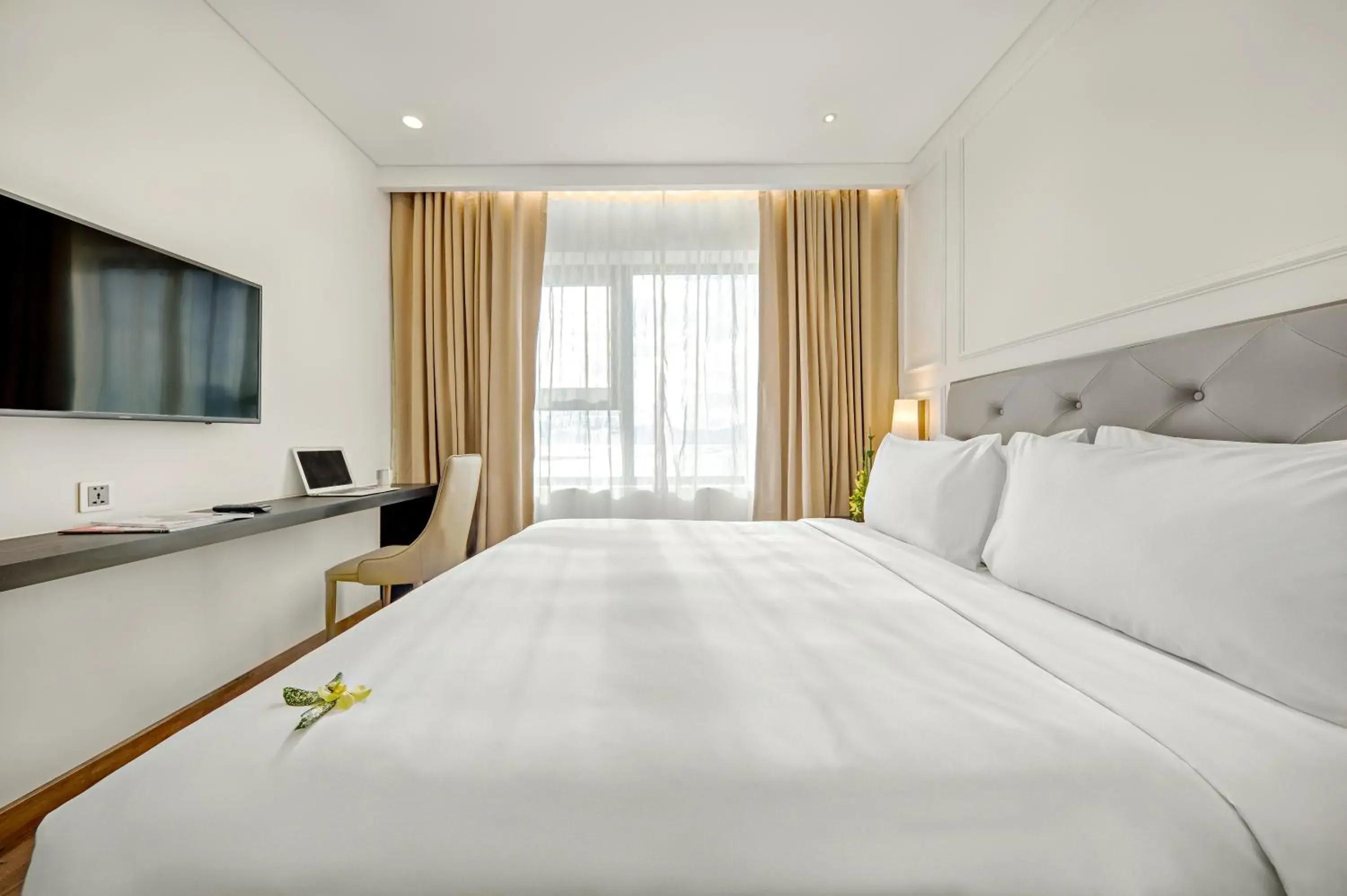 Corner Suite Two-Bedroom in Wyndham Danang Golden Bay - Free Shuttle Bus to Beach Corner Suite Two-Bedroom in Wyndham Danang Golden Bay - Free Shuttle Bus to Beach
