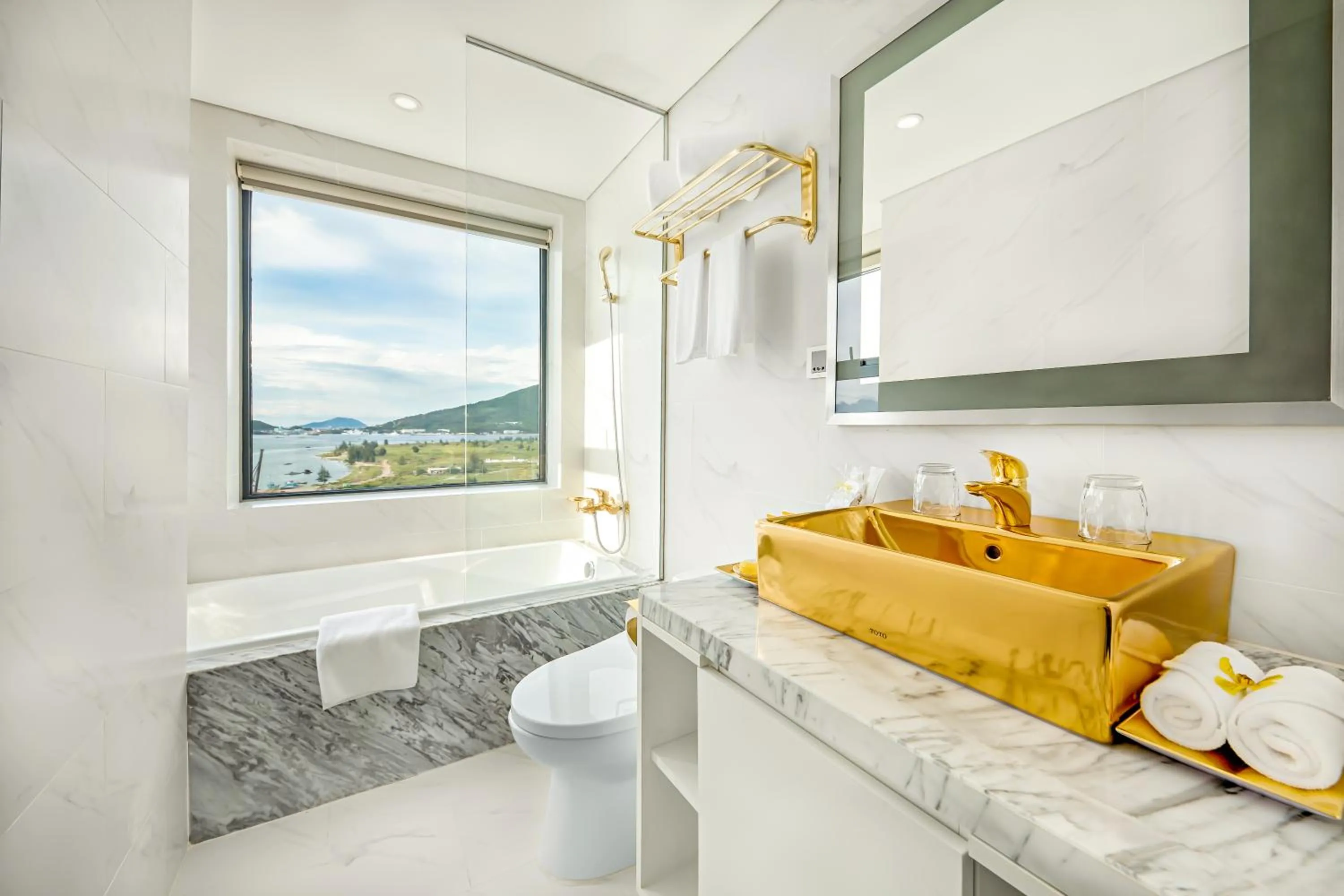Bathroom in Wyndham Danang Golden Bay - Free Shuttle Bus to Beach