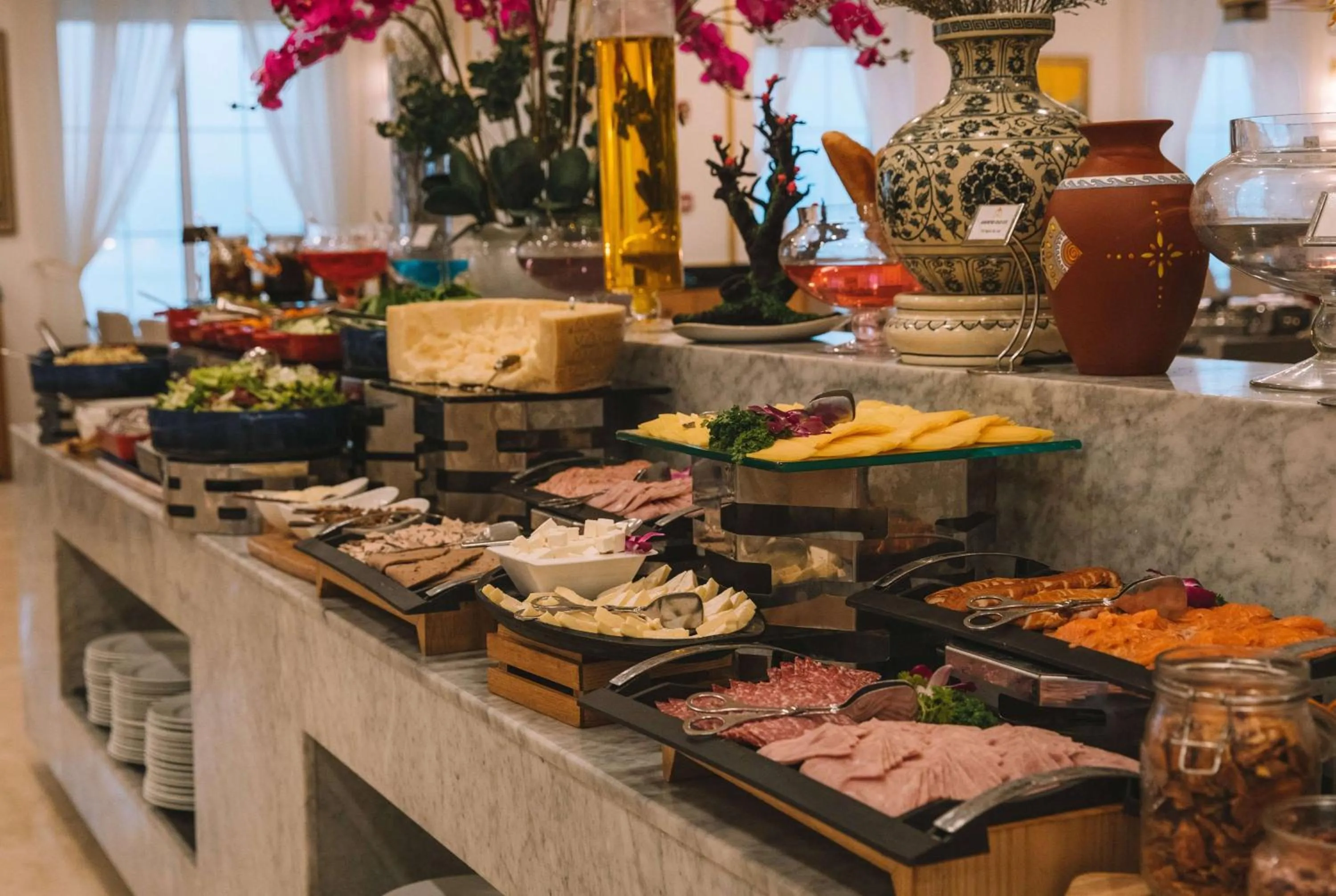 Restaurant/places to eat in Wyndham Danang Golden Bay - Free Shuttle Bus to Beach