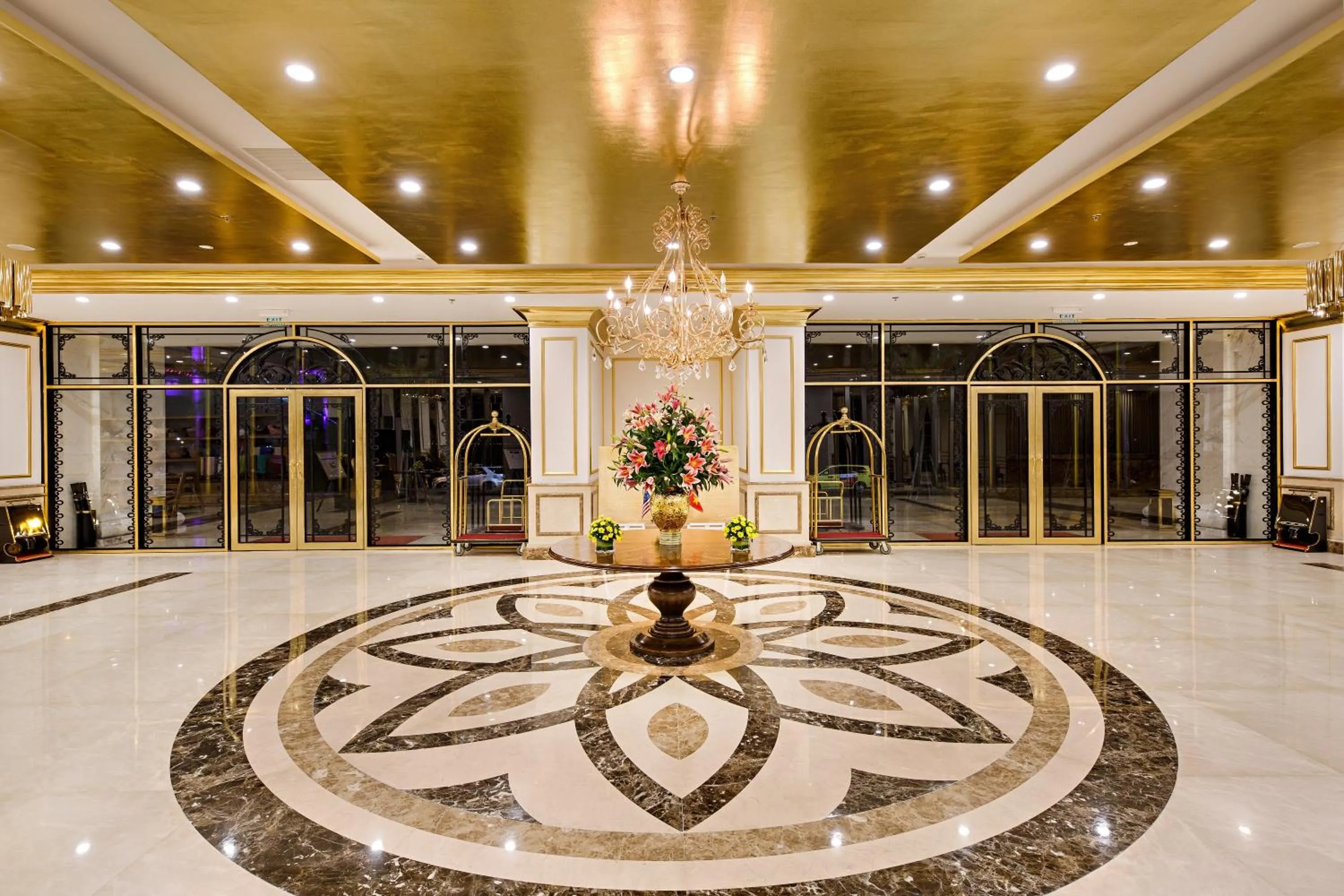 Lobby or reception in Wyndham Danang Golden Bay - Free Shuttle Bus to Beach